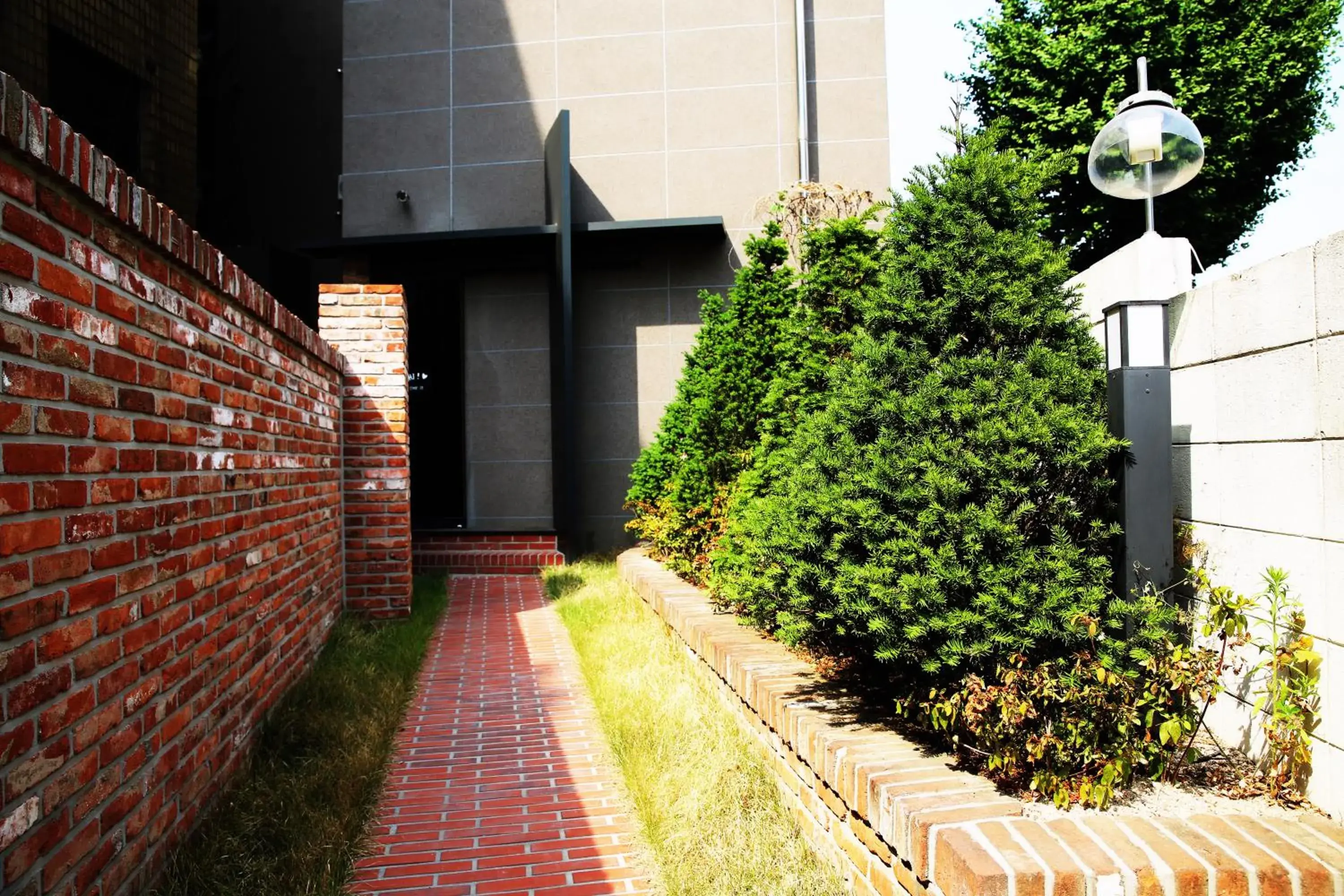 Facade/entrance in 31page Facade/entrance in 31page