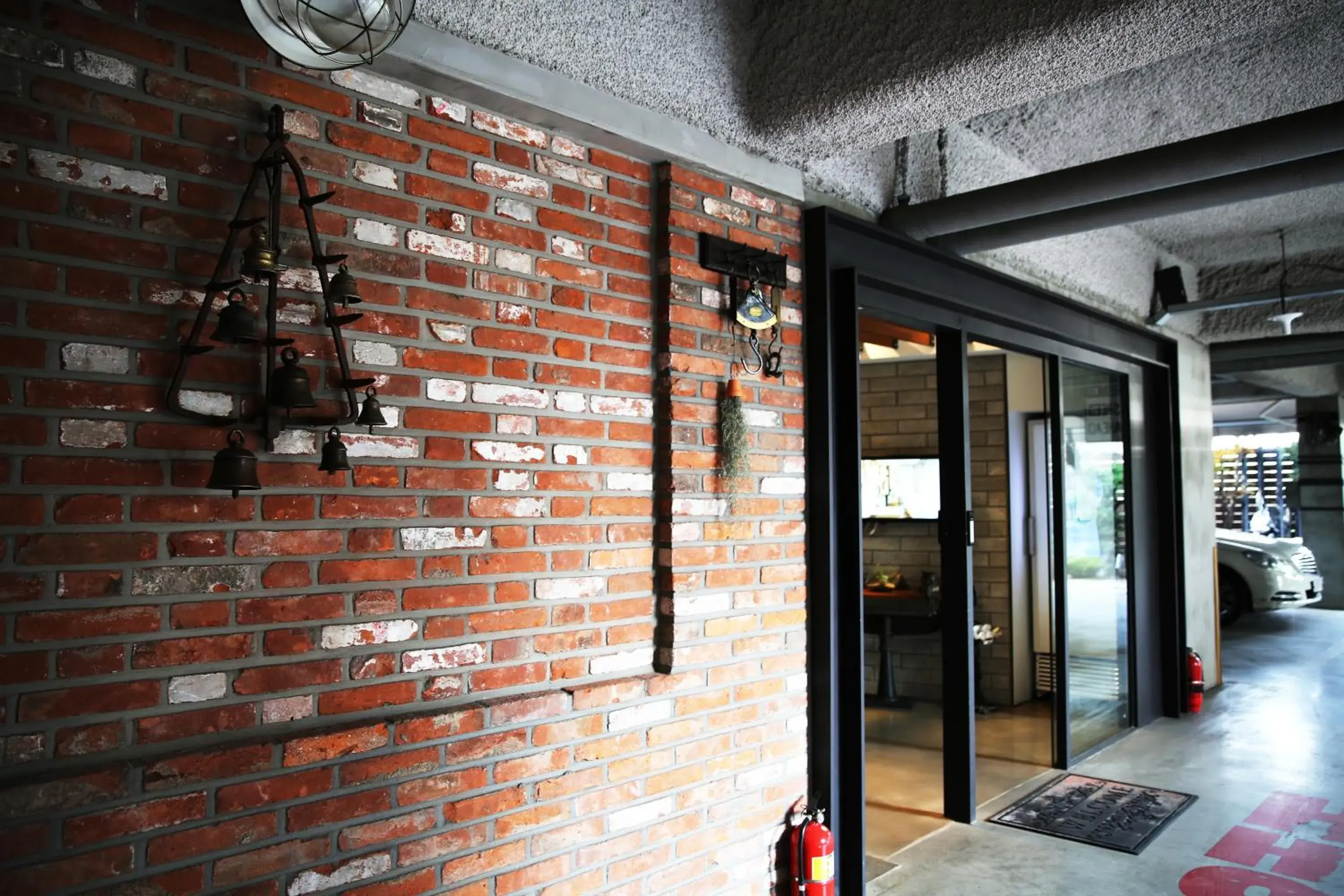 Facade/entrance in 31page Facade/entrance in 31page