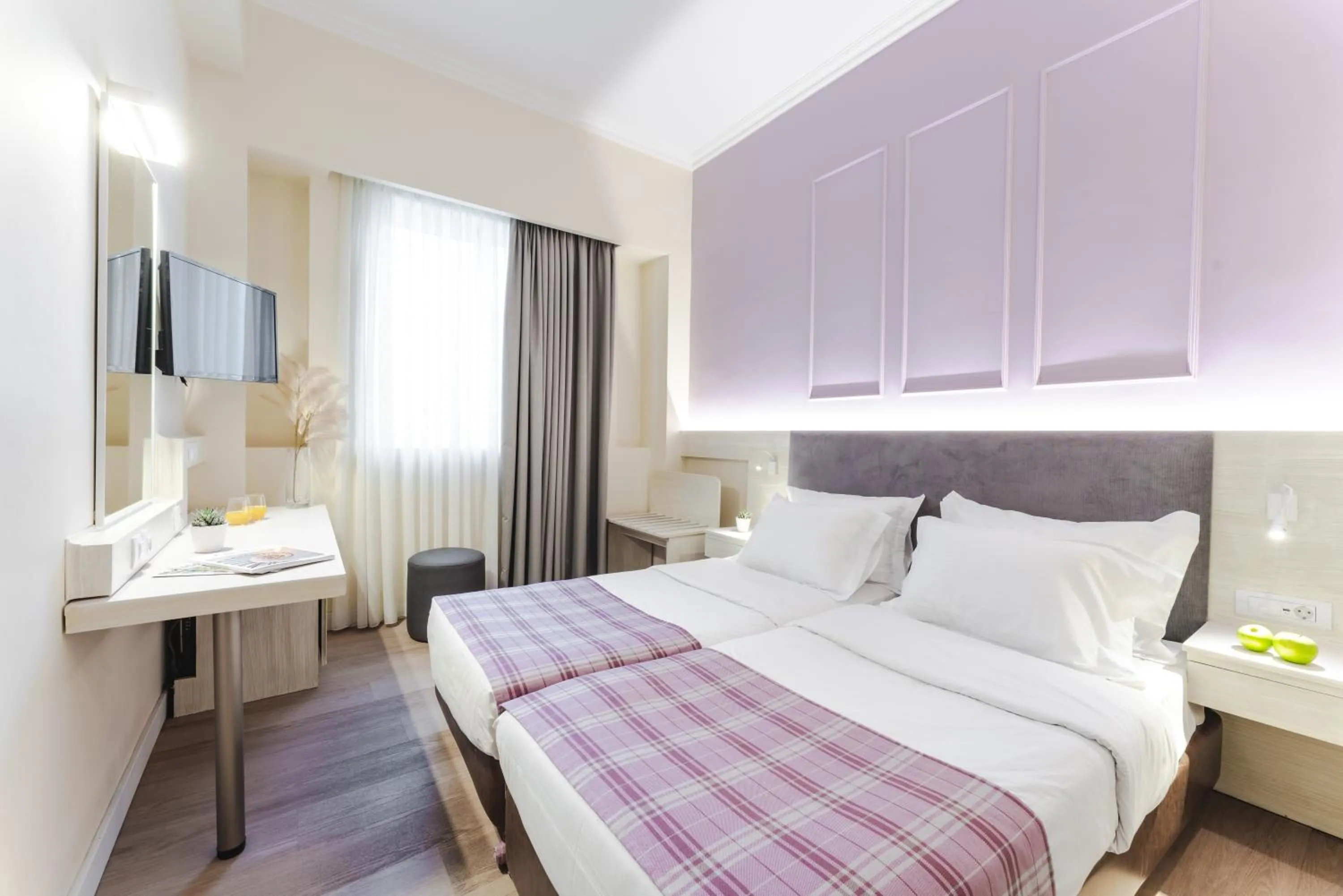 TV and multimedia, Bed in Athens Cypria Hotel