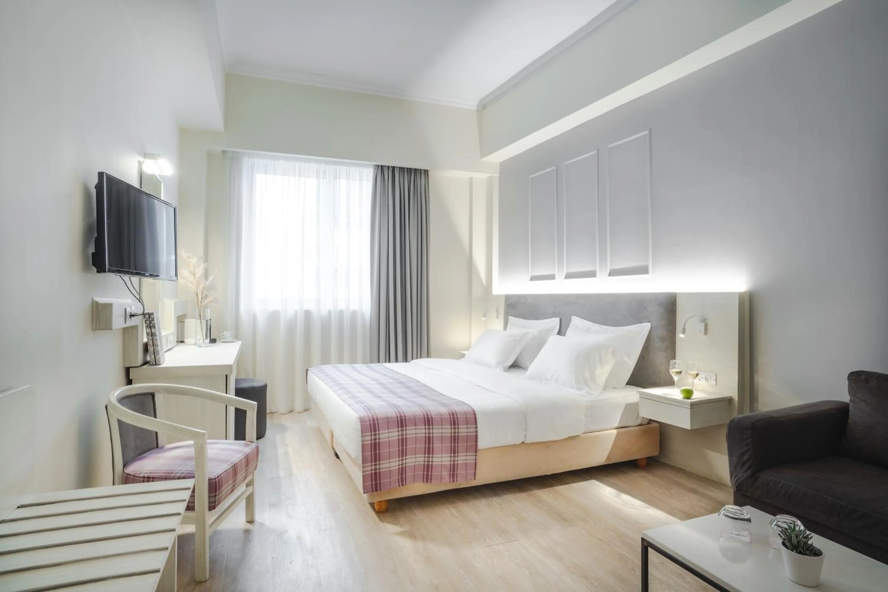 Bed in Athens Cypria Hotel