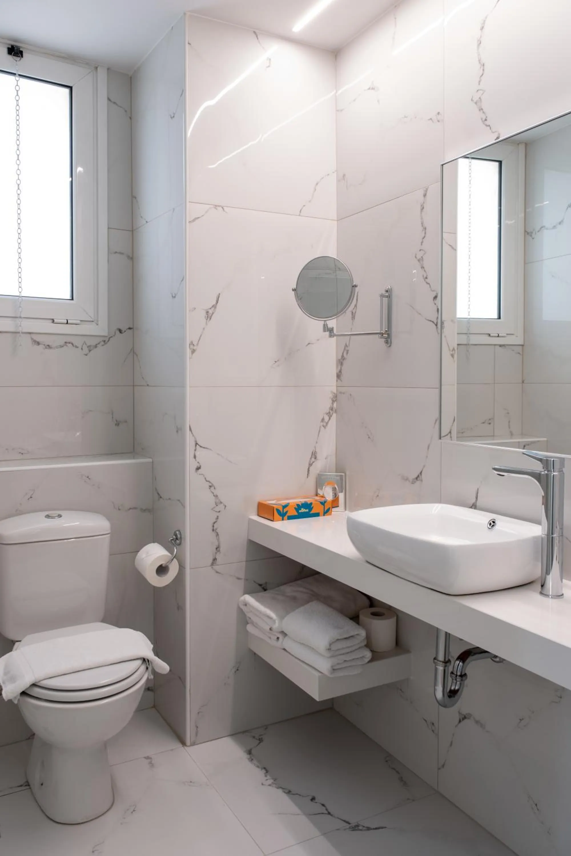 Bathroom in Athens Cypria Hotel