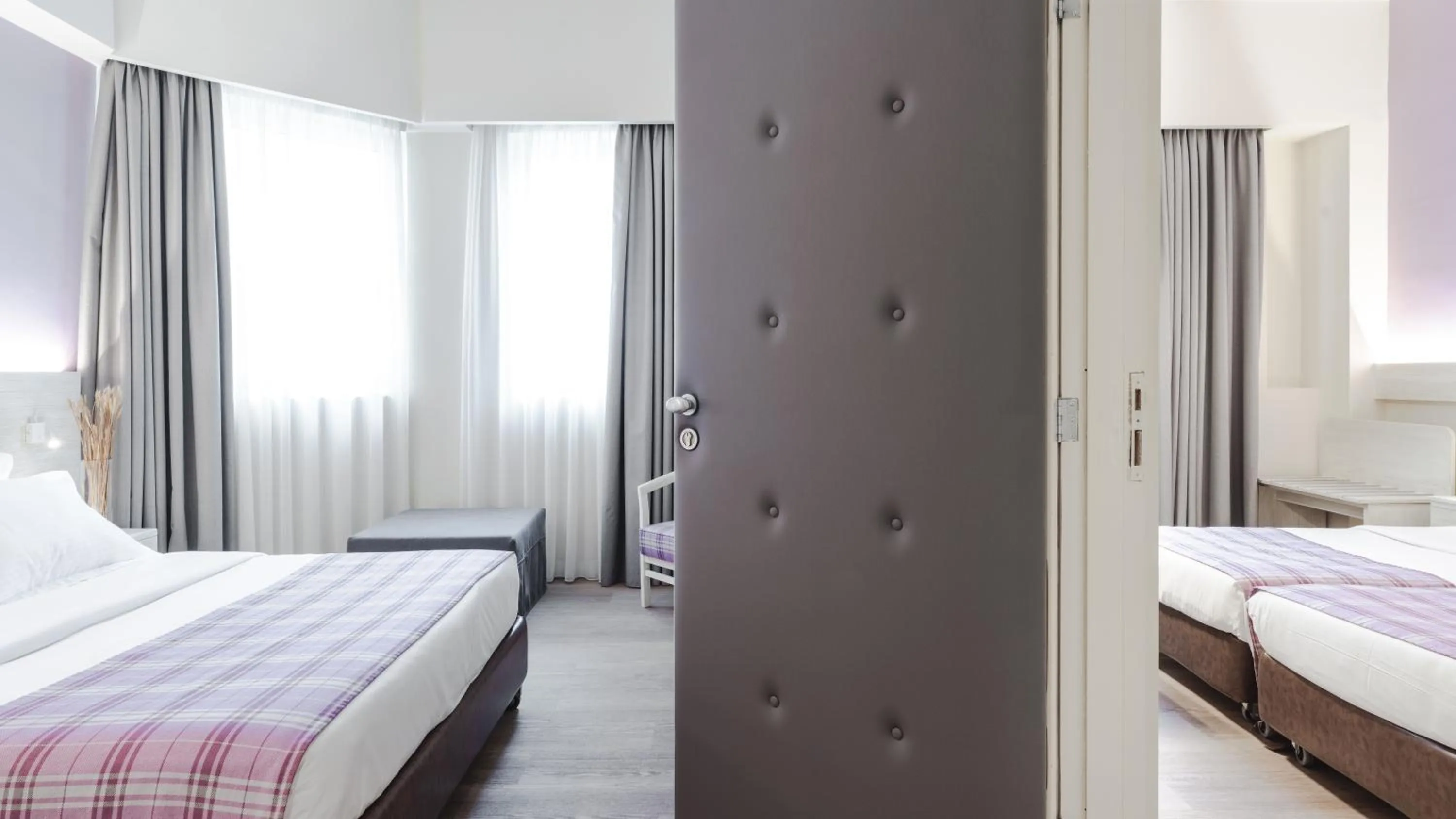 Photo of the whole room, Bed in Athens Cypria Hotel