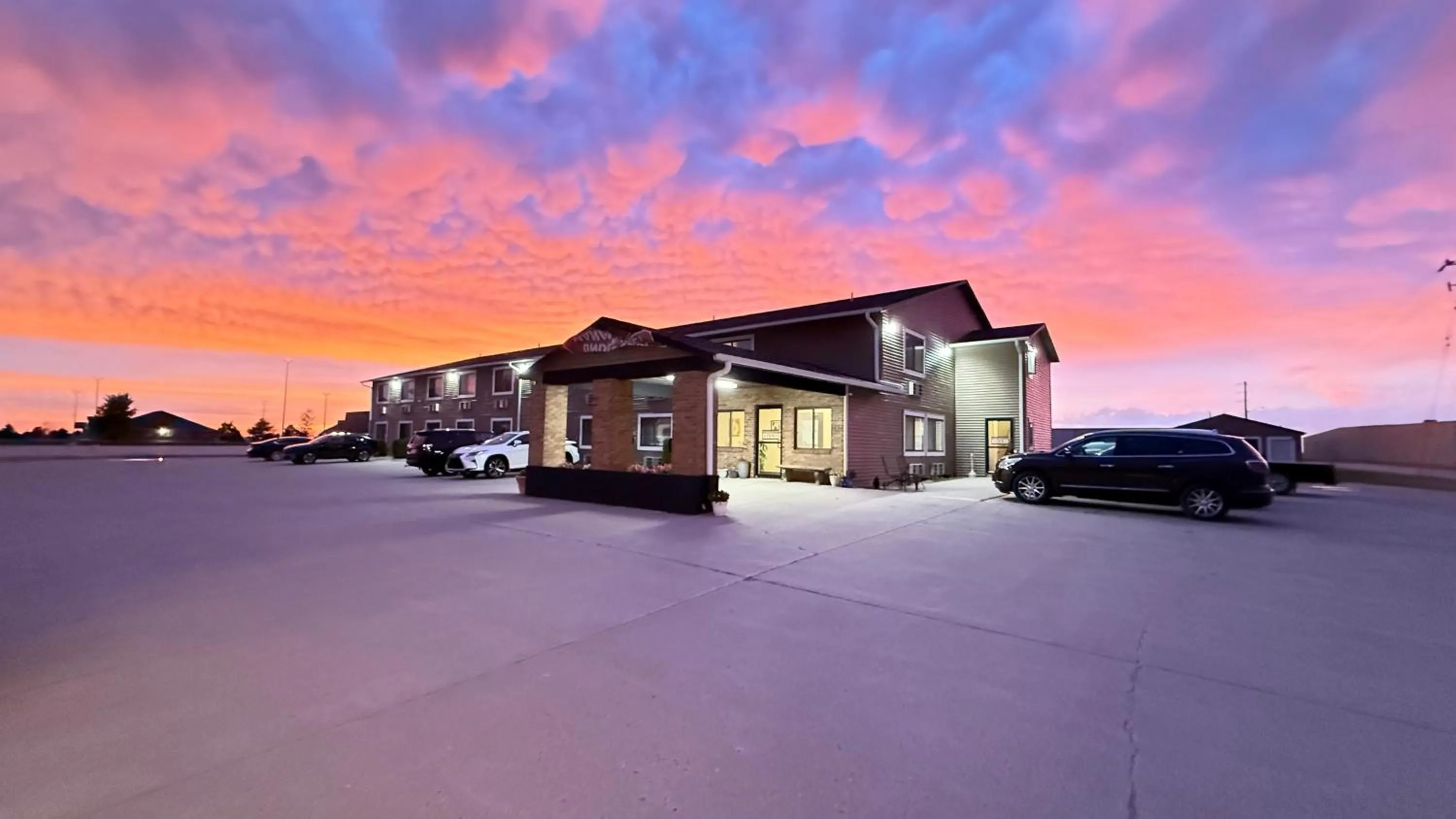 Property building in clarion hometown inn