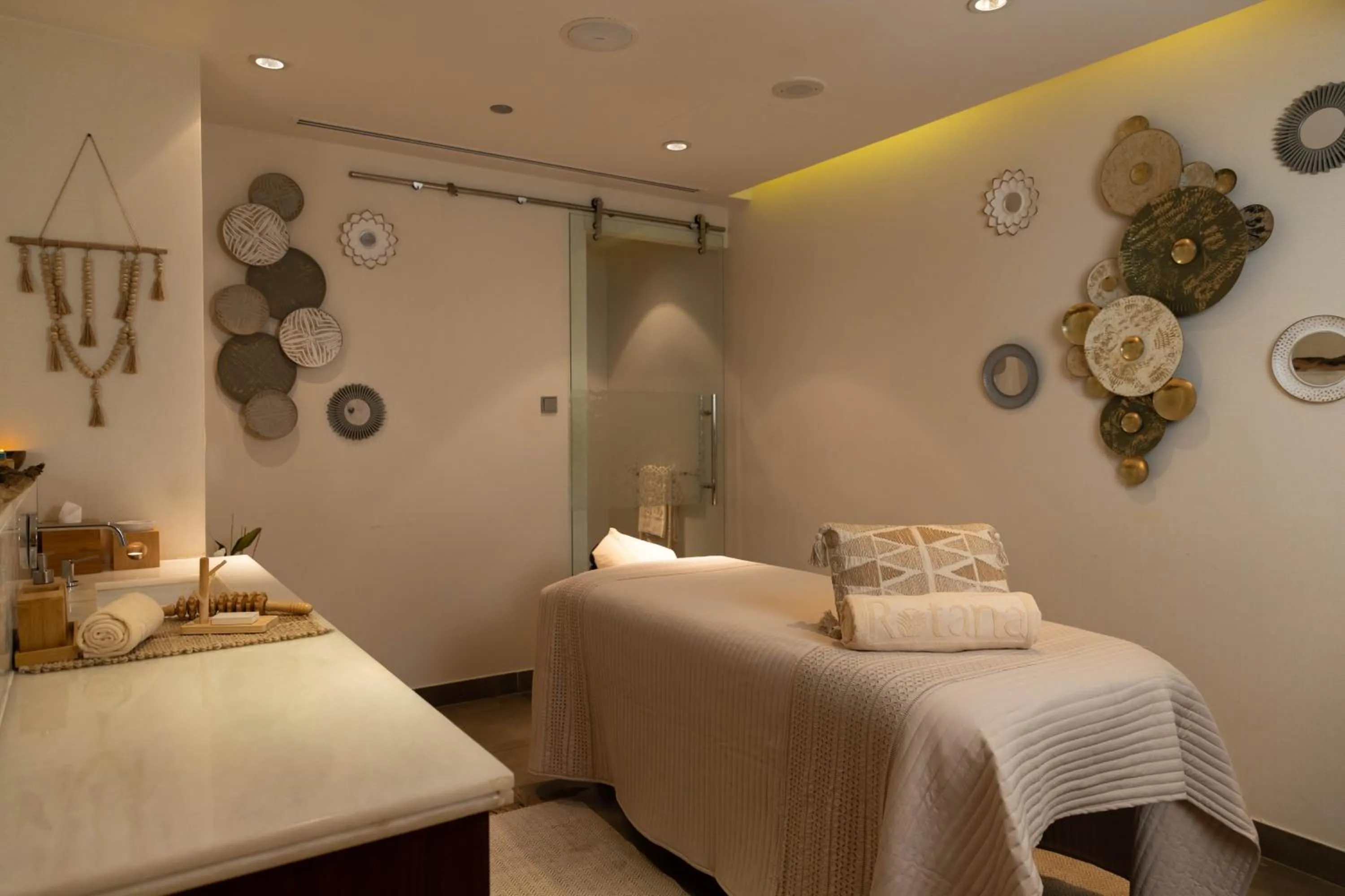 Spa and wellness centre/facilities, Bed in City Centre Rotana Doha