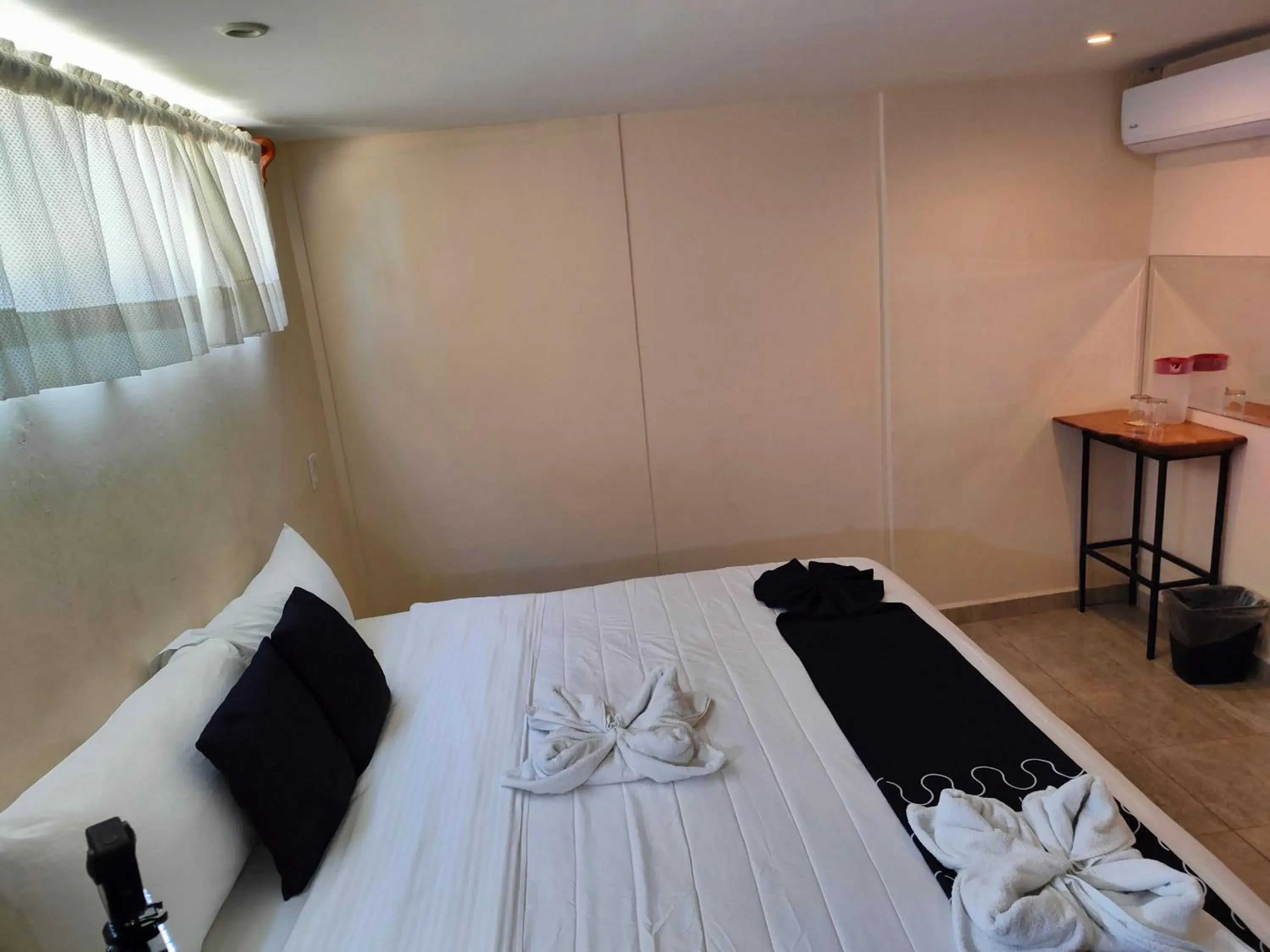 Bed in Ashly Loma Larga Bed in Ashly Loma Larga