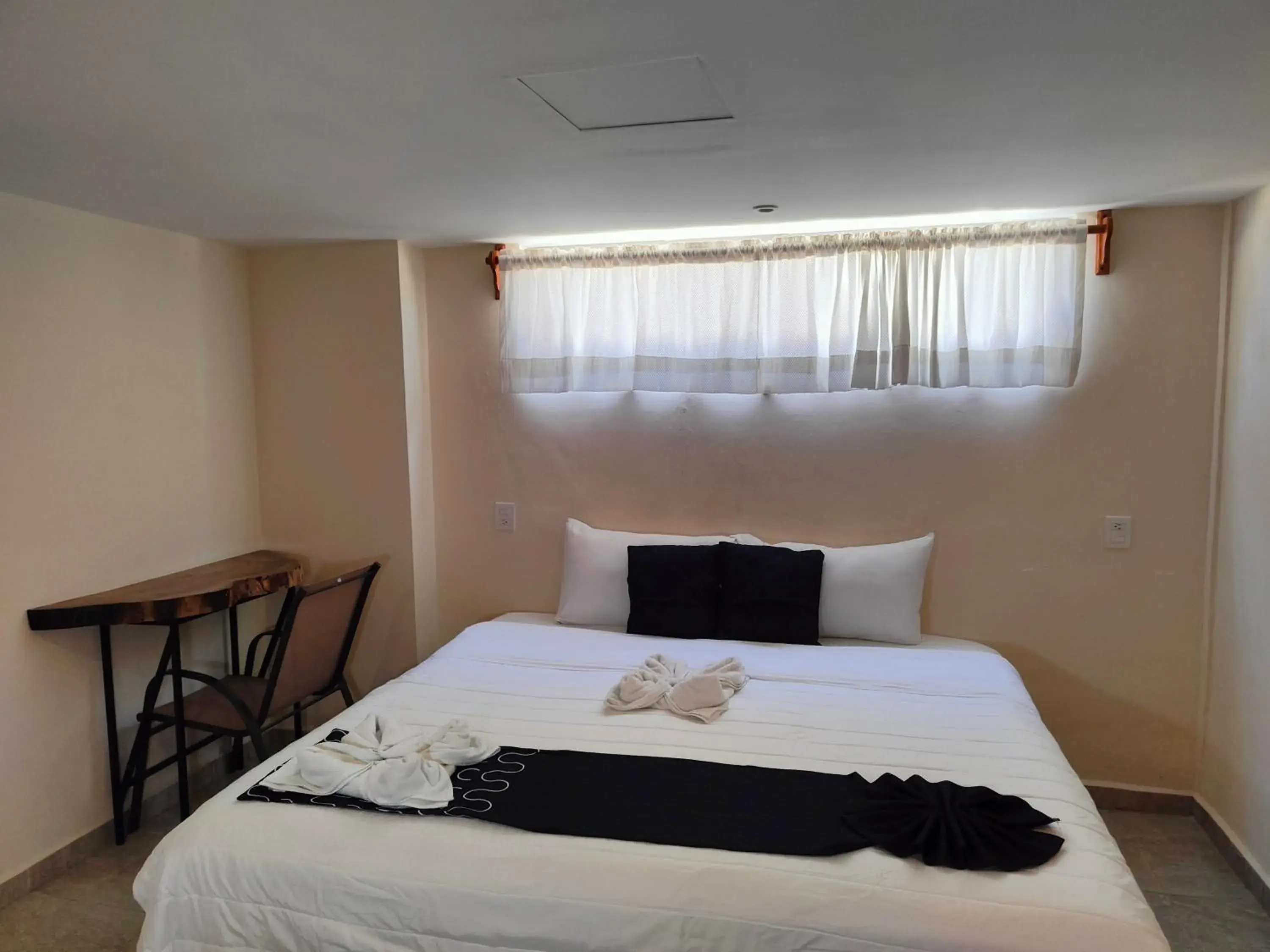 Bed in Ashly Loma Larga Bed in Ashly Loma Larga