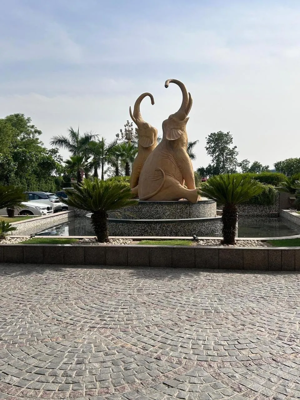 Facade/entrance in Saura Hotel, Agra - A Club Mahindra Associate