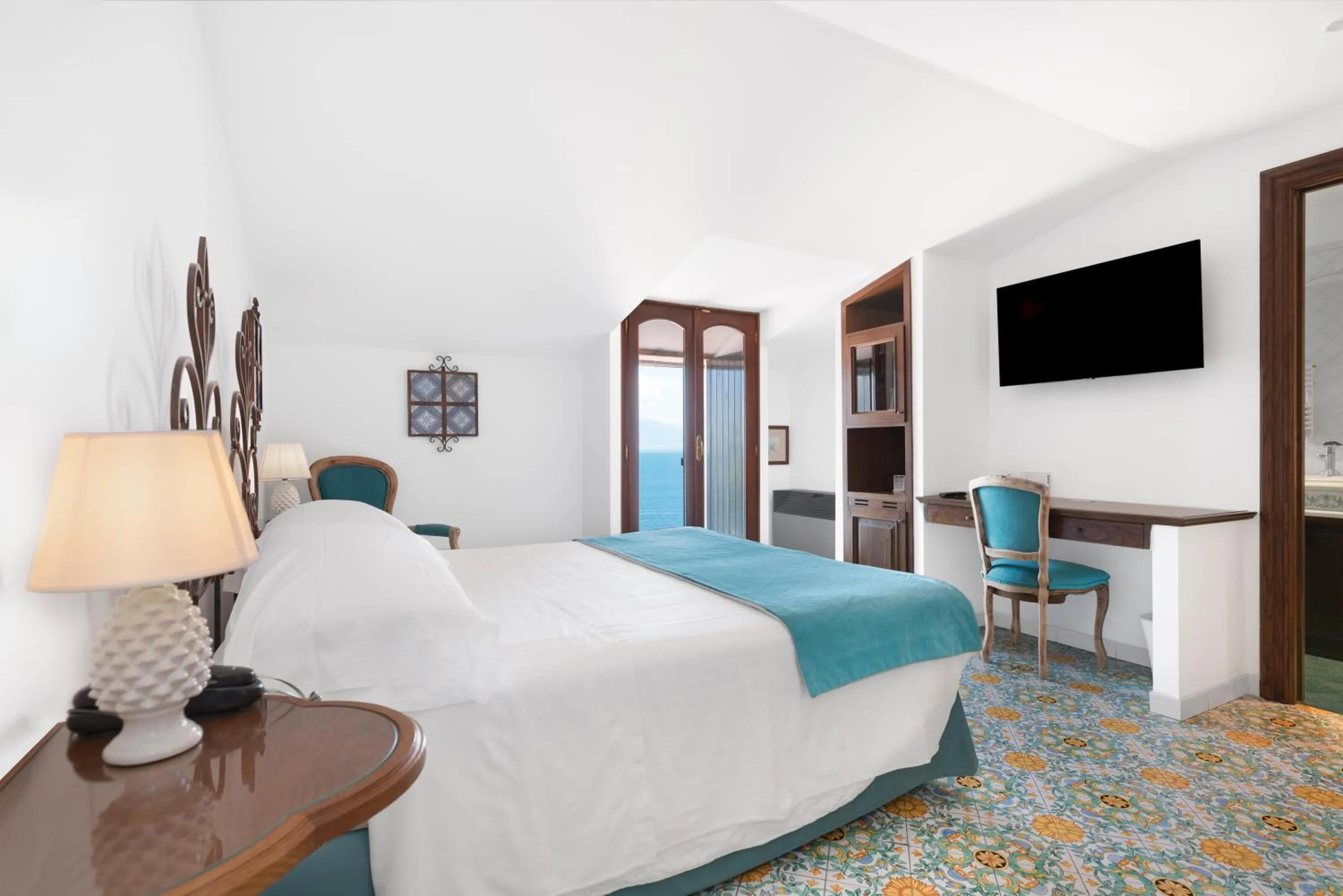 Bed in Hotel La Tonnarella