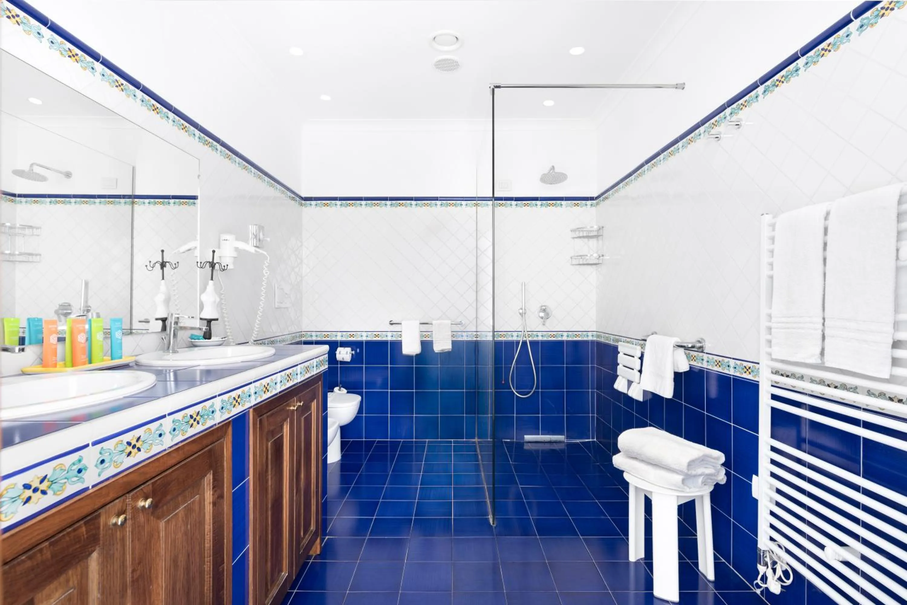 Shower in Hotel La Tonnarella