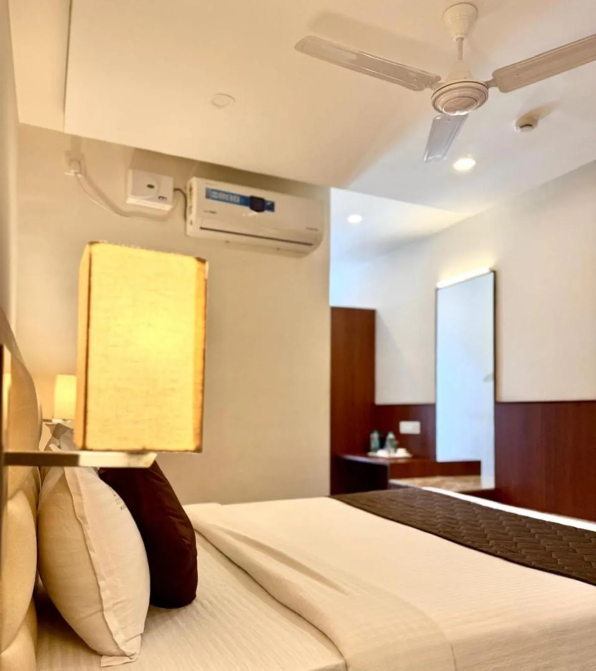 Bed in Peppervine Hotel