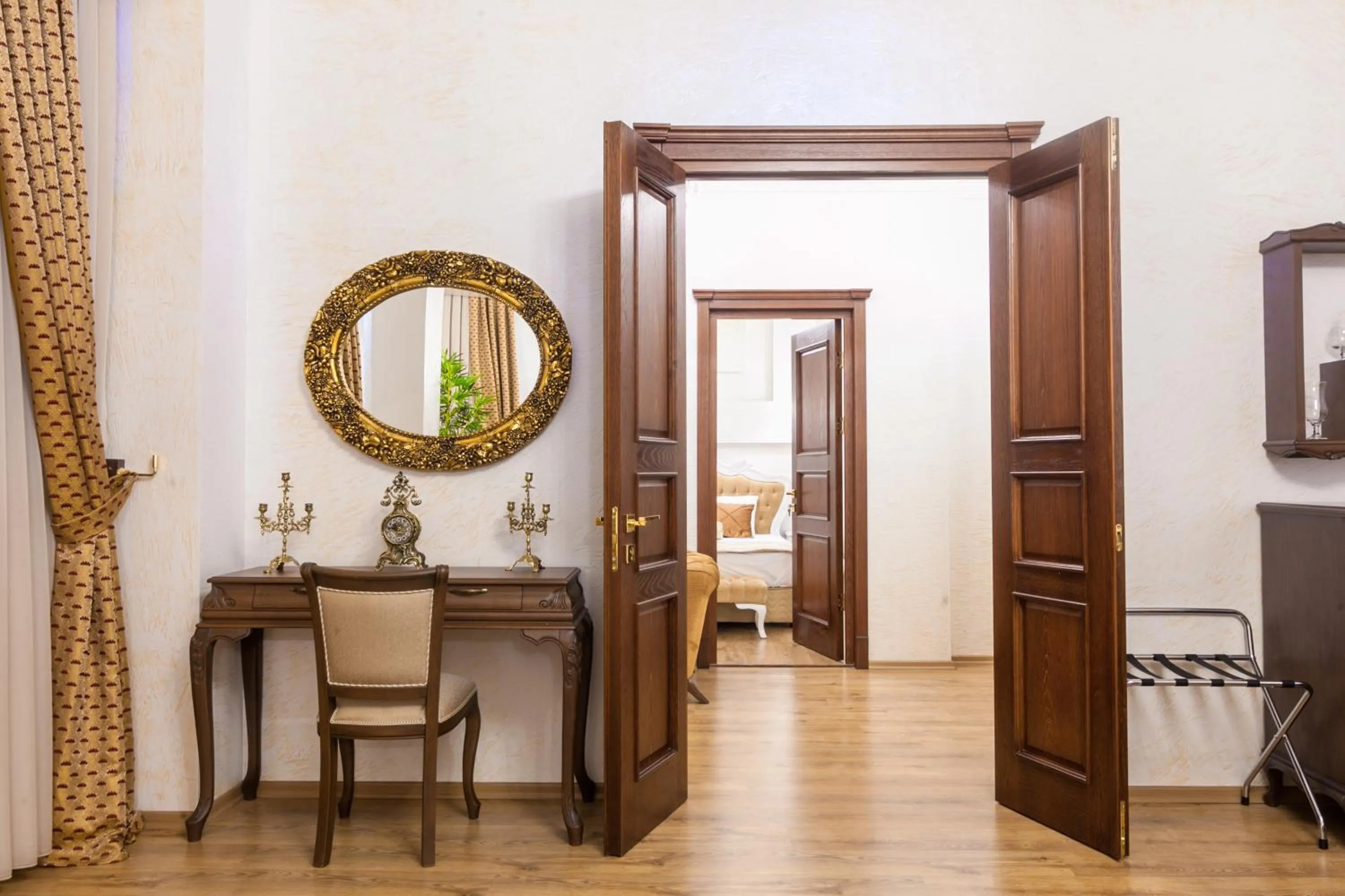 Decorative detail in Iberia Palace Hotel