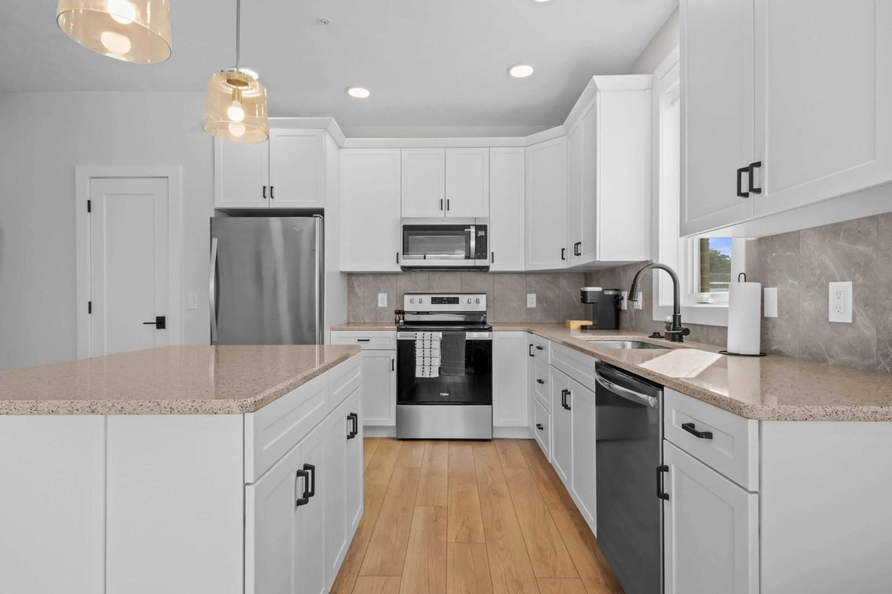 One-Bedroom Apartment (Self Check-in with Virtual Front Desk) in The Loop Downtown By Kasa