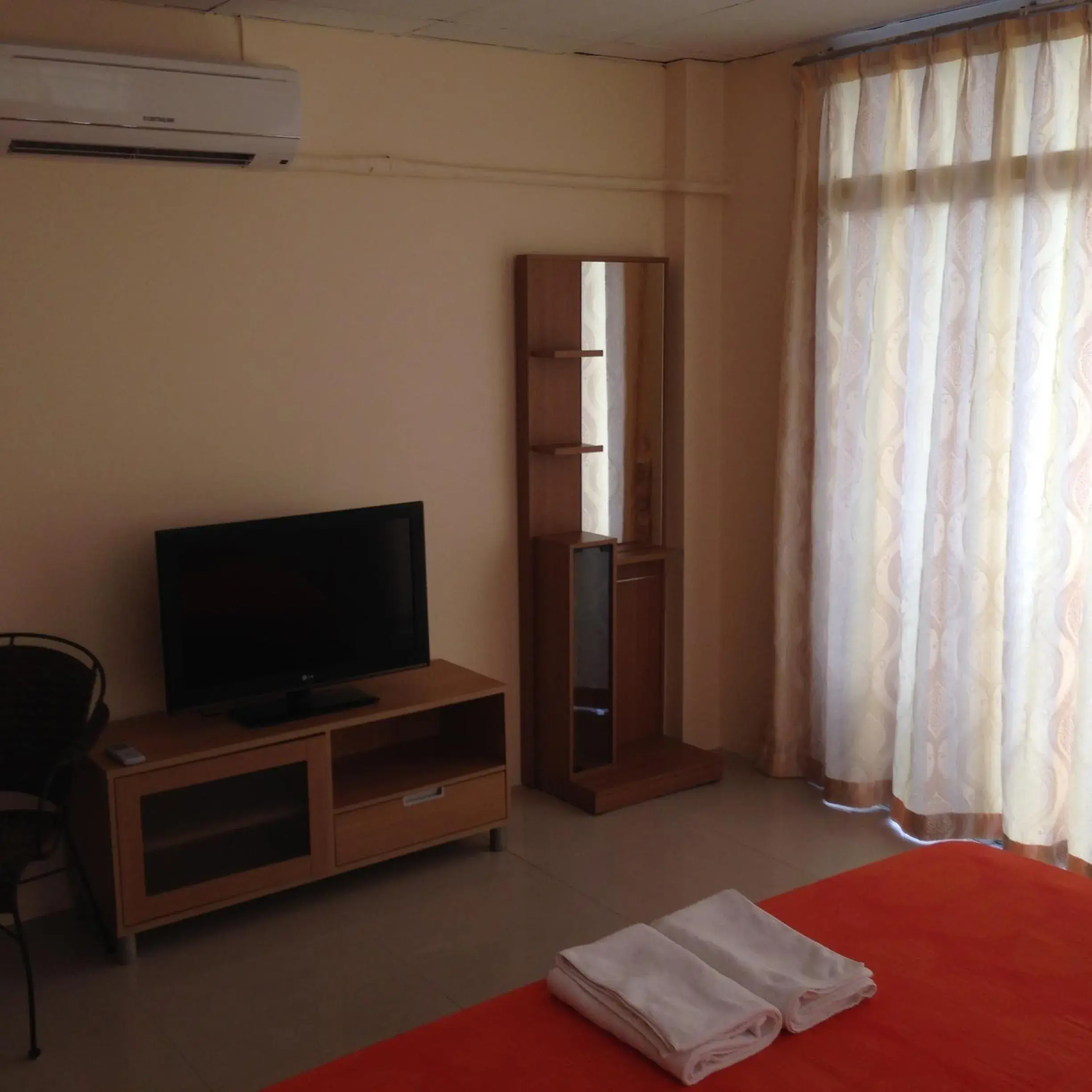 TV and multimedia, TV/Entertainment Center in Concordia Guesthouse