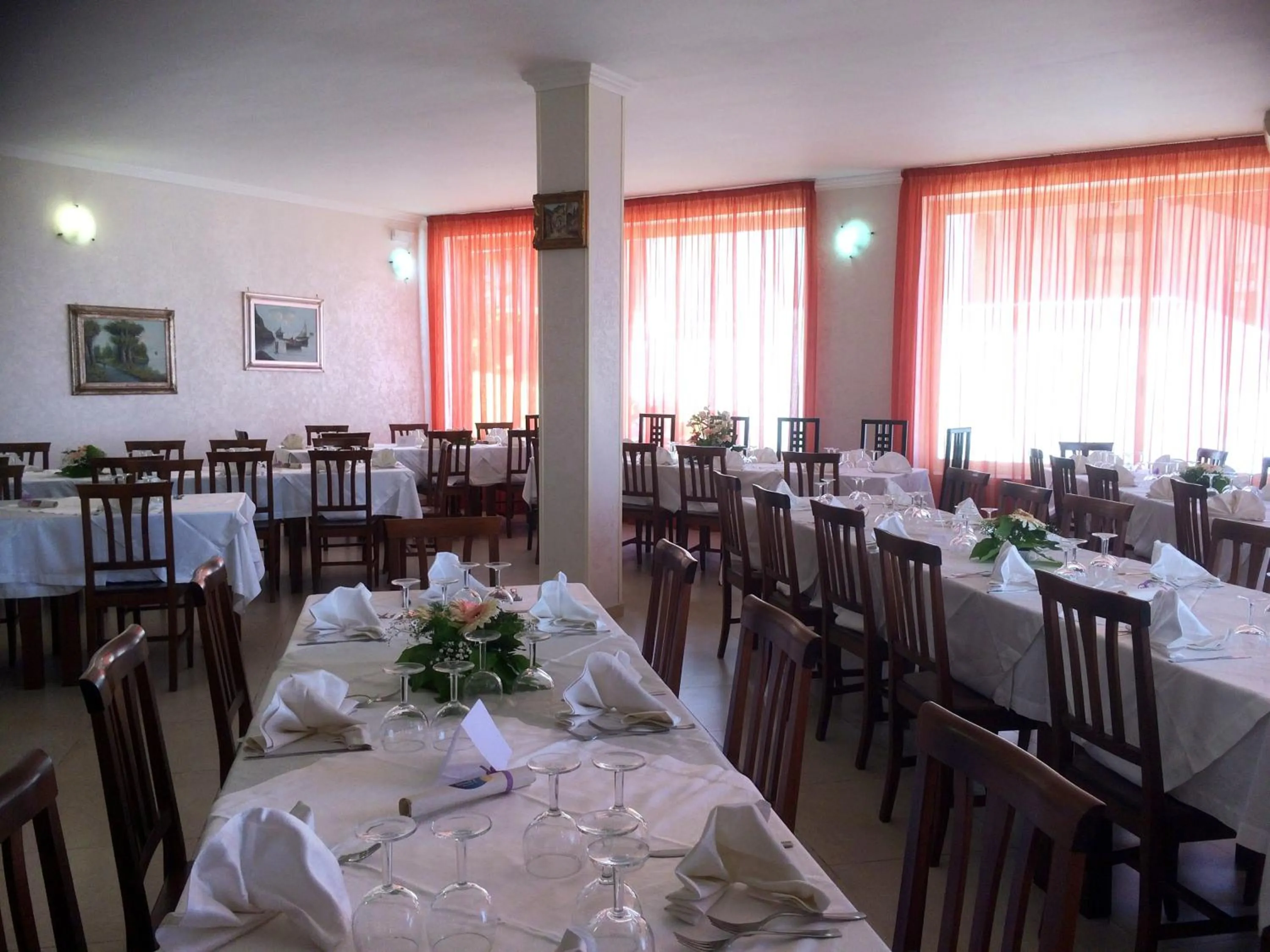 Restaurant/places to eat in Hotel Club Bellavista