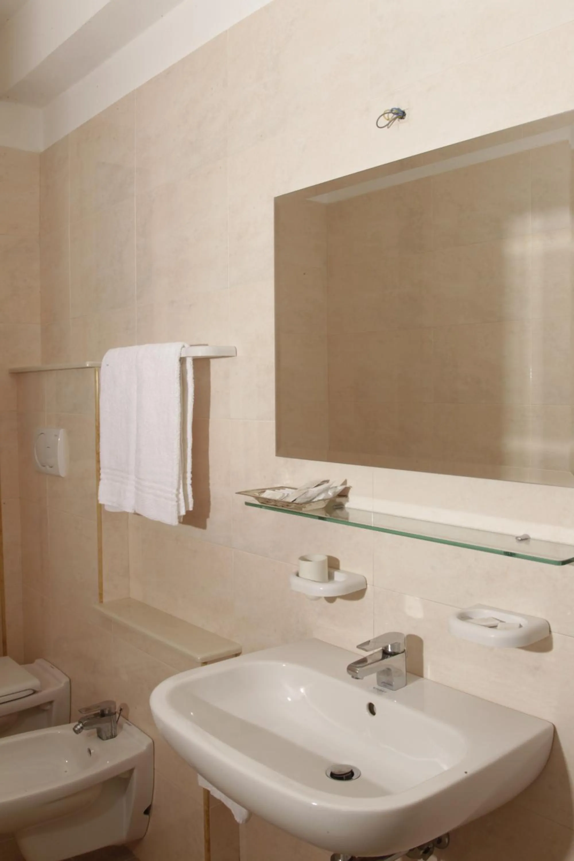 Bathroom in Hotel Club Bellavista