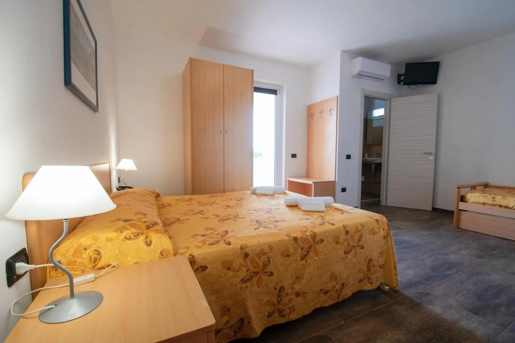 Bedroom, Bed in Hotel Club Bellavista