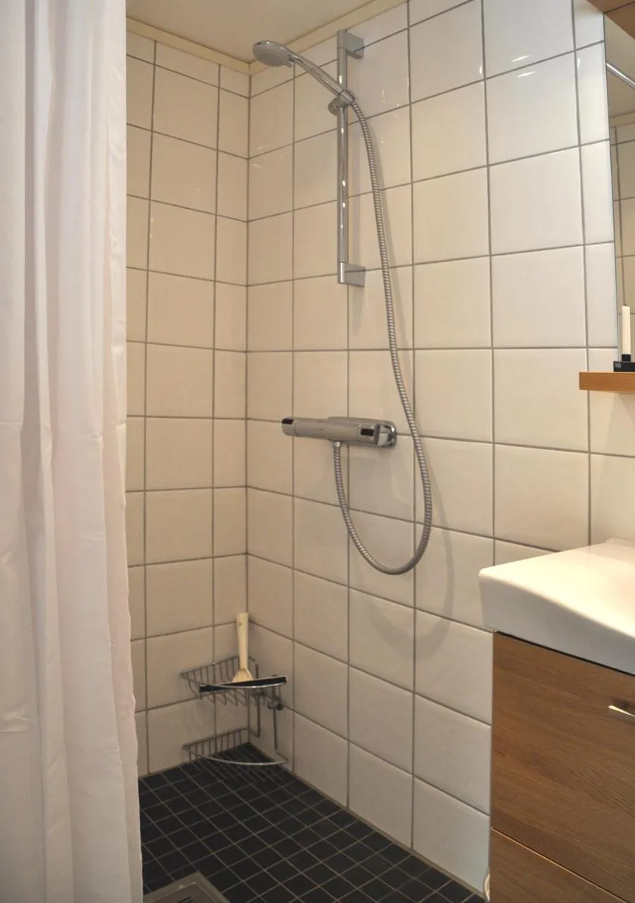 Shower in Room In Ekestad