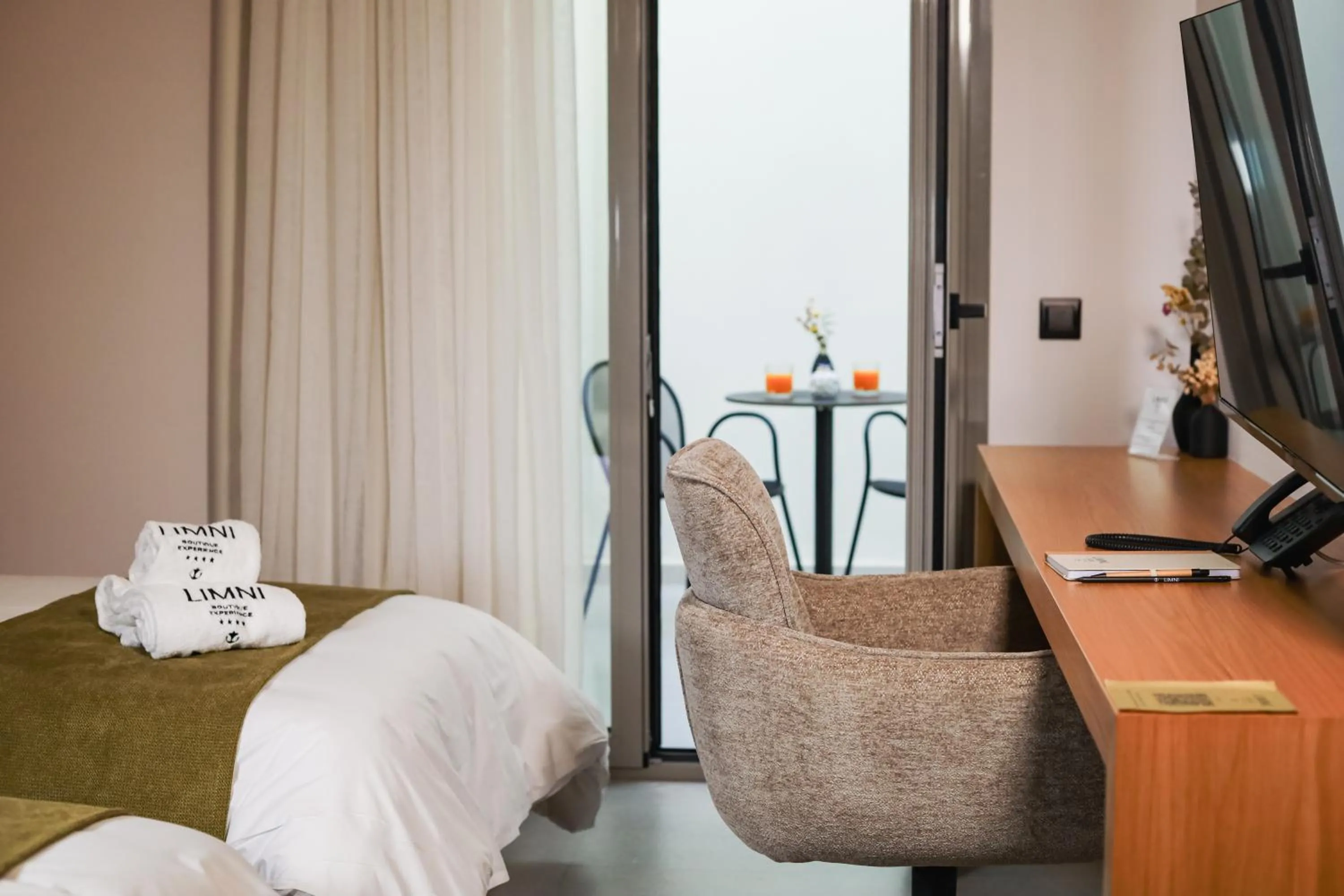 TV and multimedia in LIMNI Boutique Experience Evia