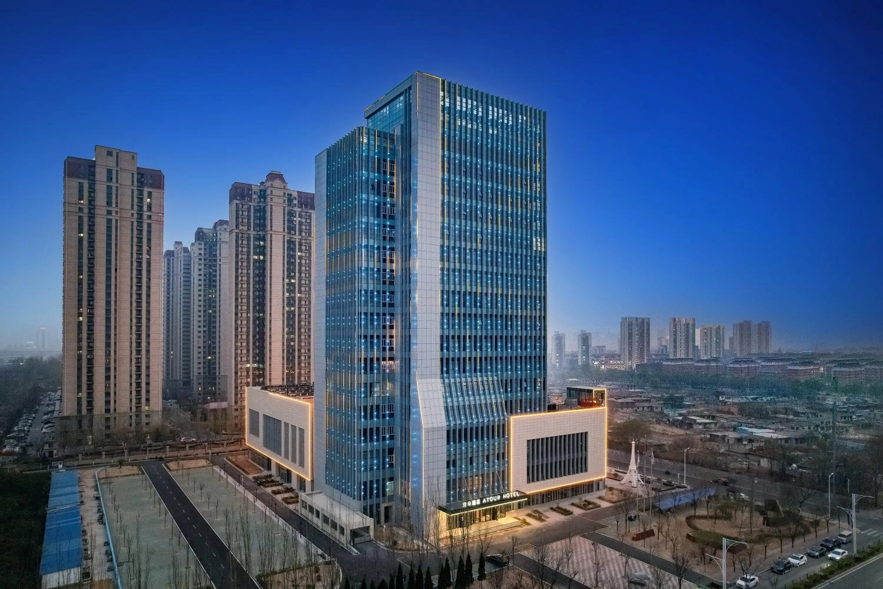 Atour Hotel Qinhuangdao Railway Station Beigang Street