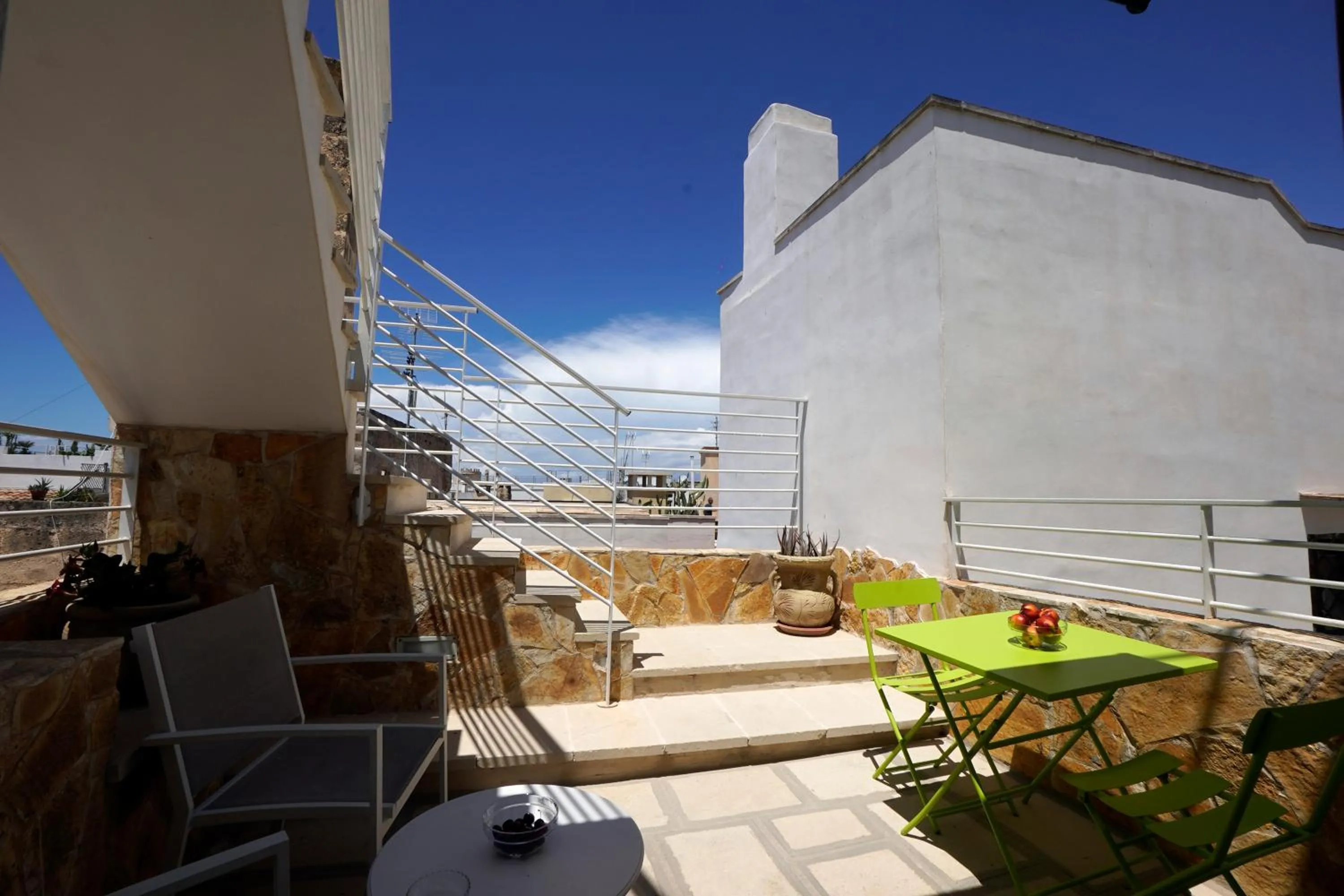 Summer in Elamar Rooms & Apartment