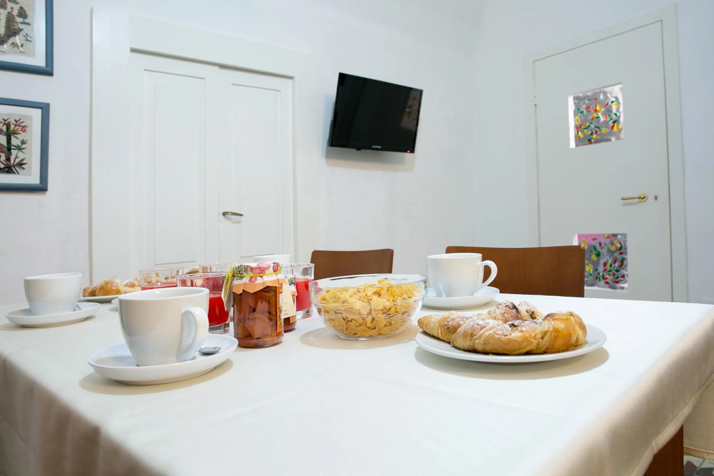 Food in Elamar Rooms & Apartment