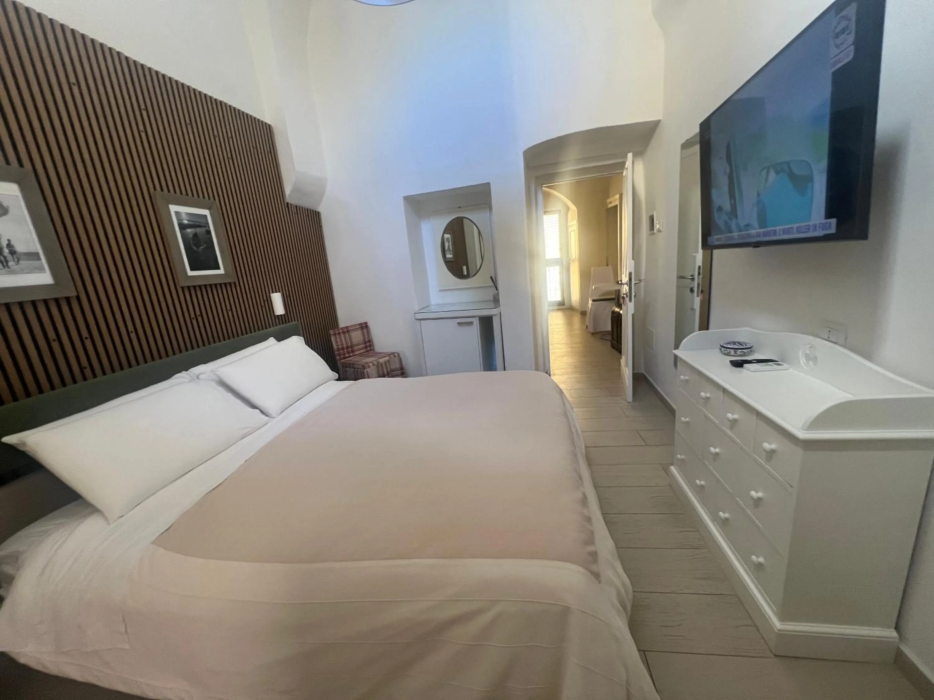 Bed in Elamar Rooms & Apartment
