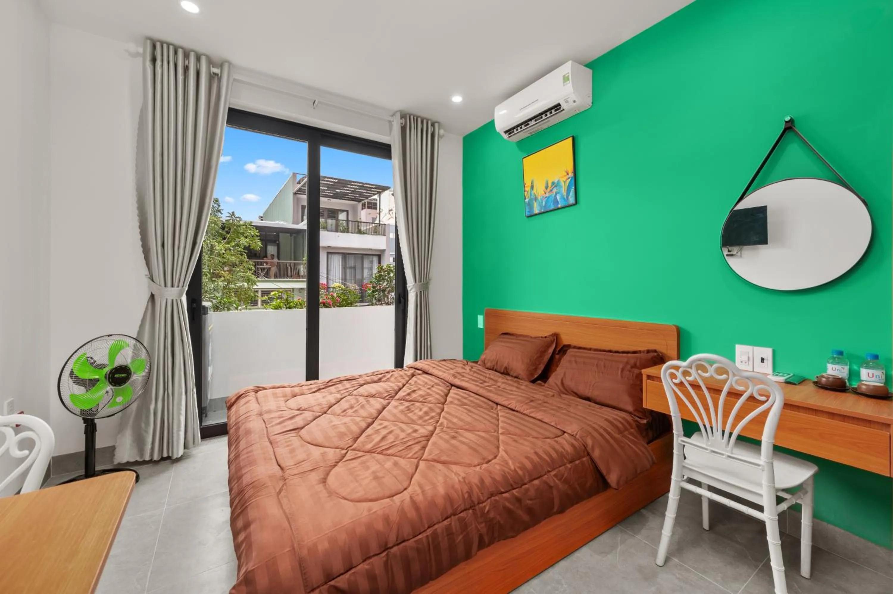 Bedroom, Bed in Saluton House