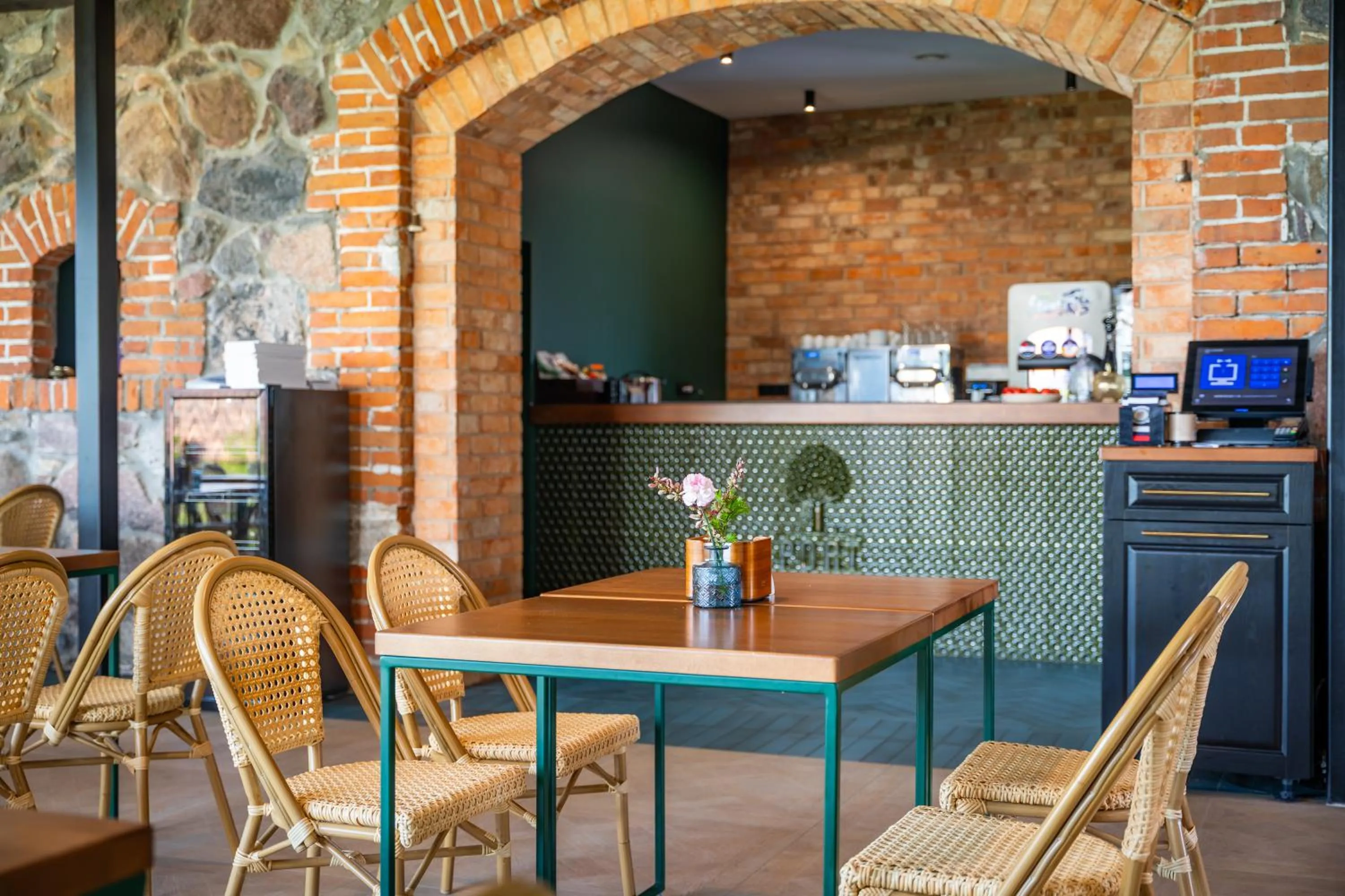 Restaurant/places to eat in Stare Sady Chillout Rooms "Pod Jabłoniami"