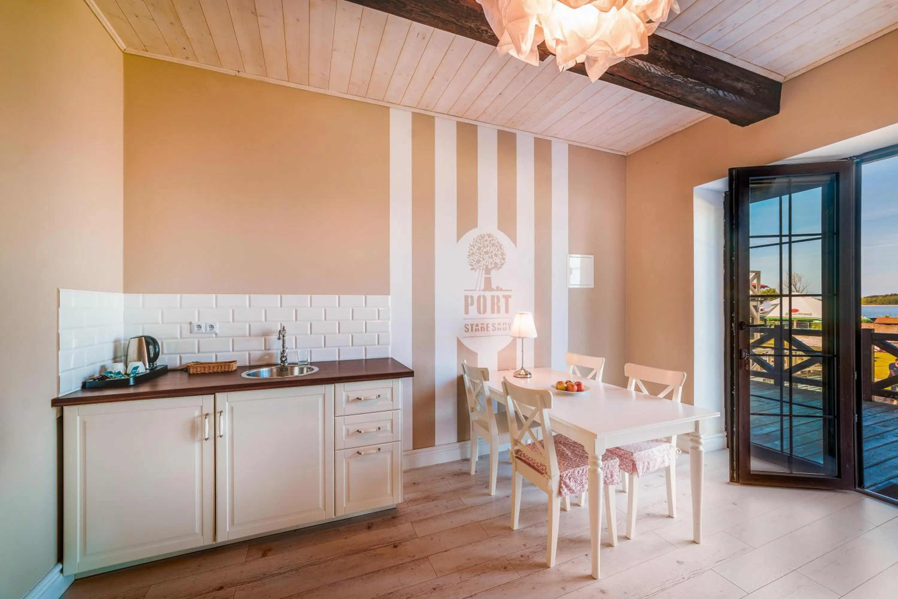 Kitchen or kitchenette in Stare Sady Chillout Rooms "Pod Jabłoniami"