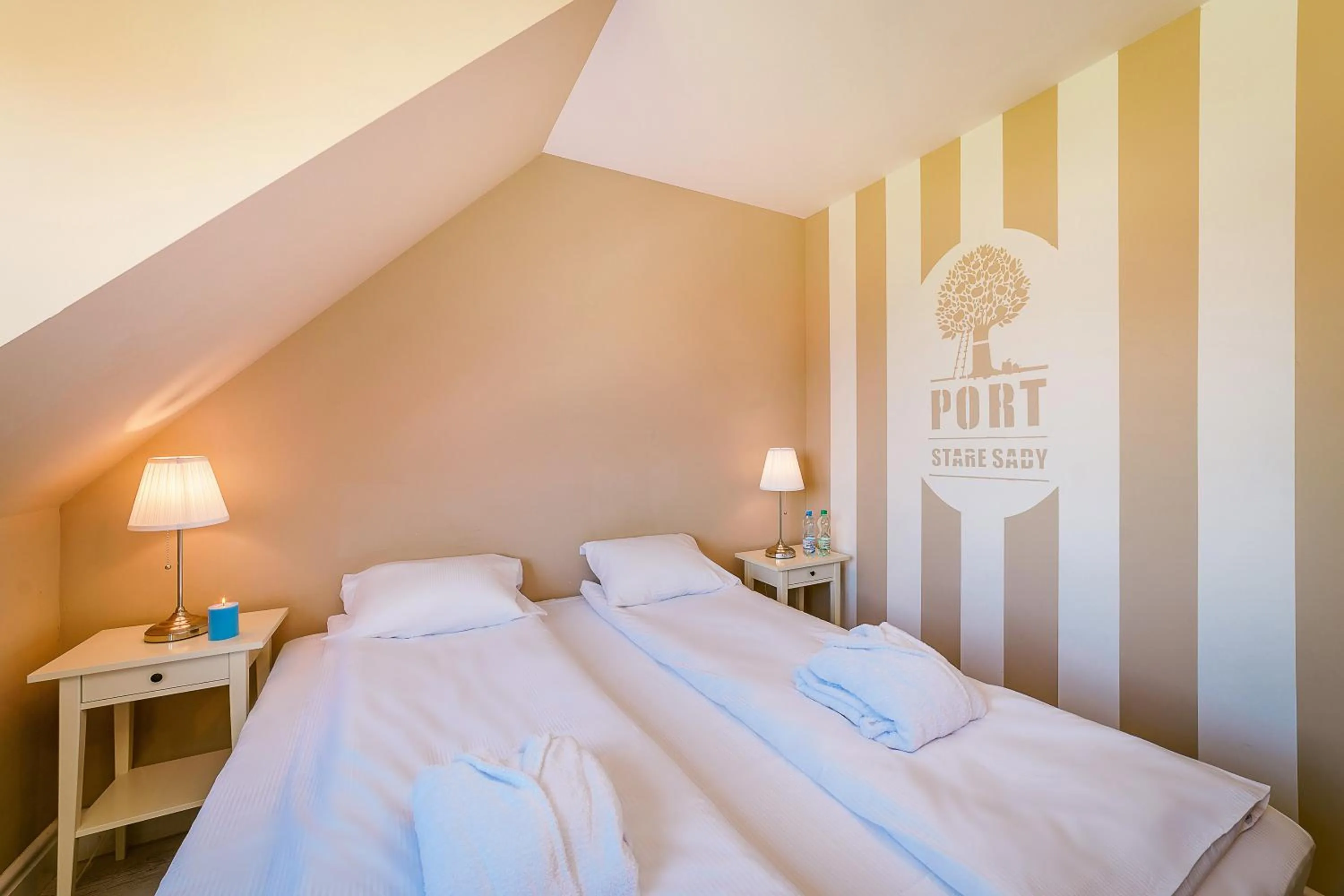 Bed in Stare Sady Chillout Rooms "Pod Jabłoniami"