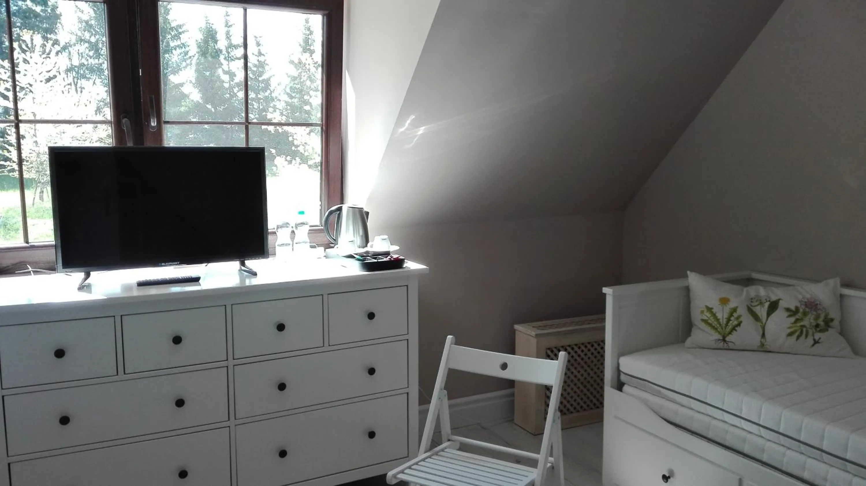 Day, Bed in Stare Sady Chillout Rooms "Pod Jabłoniami"