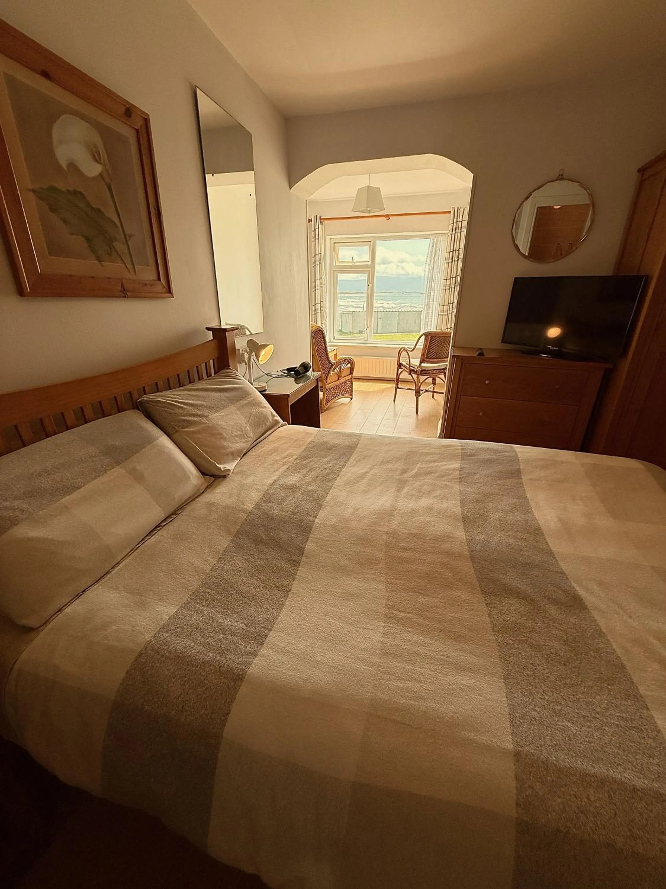 Bed in O'Neill's Bed&Breakfast