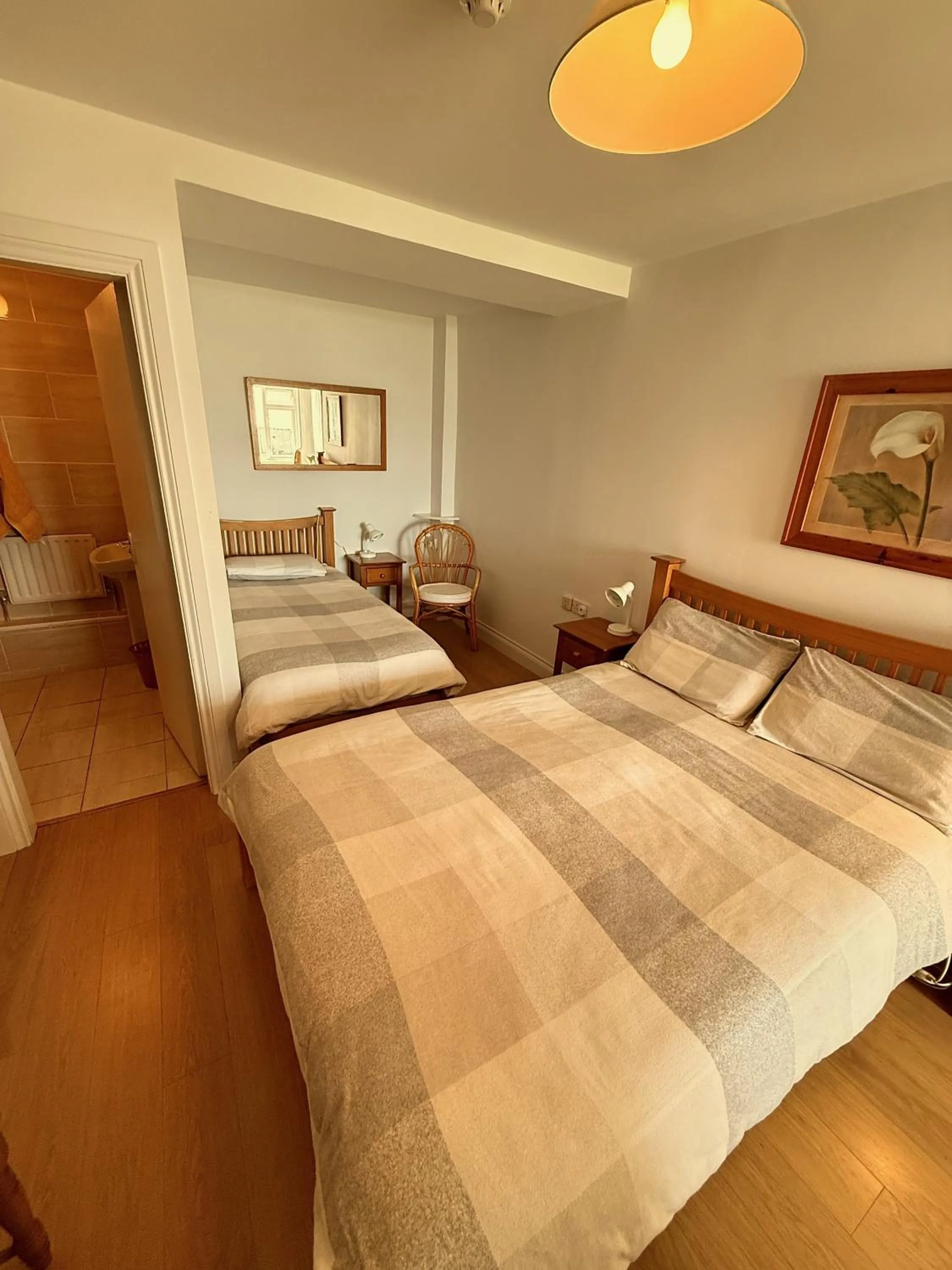 Bed in O'Neill's Bed&Breakfast