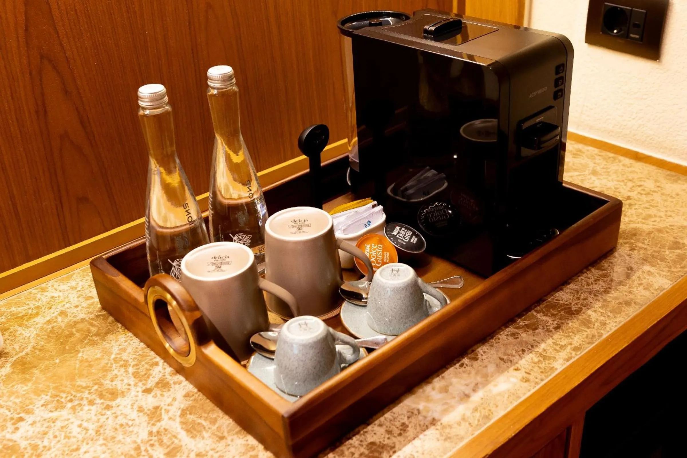 Coffee/tea facilities in Anumana De Suite