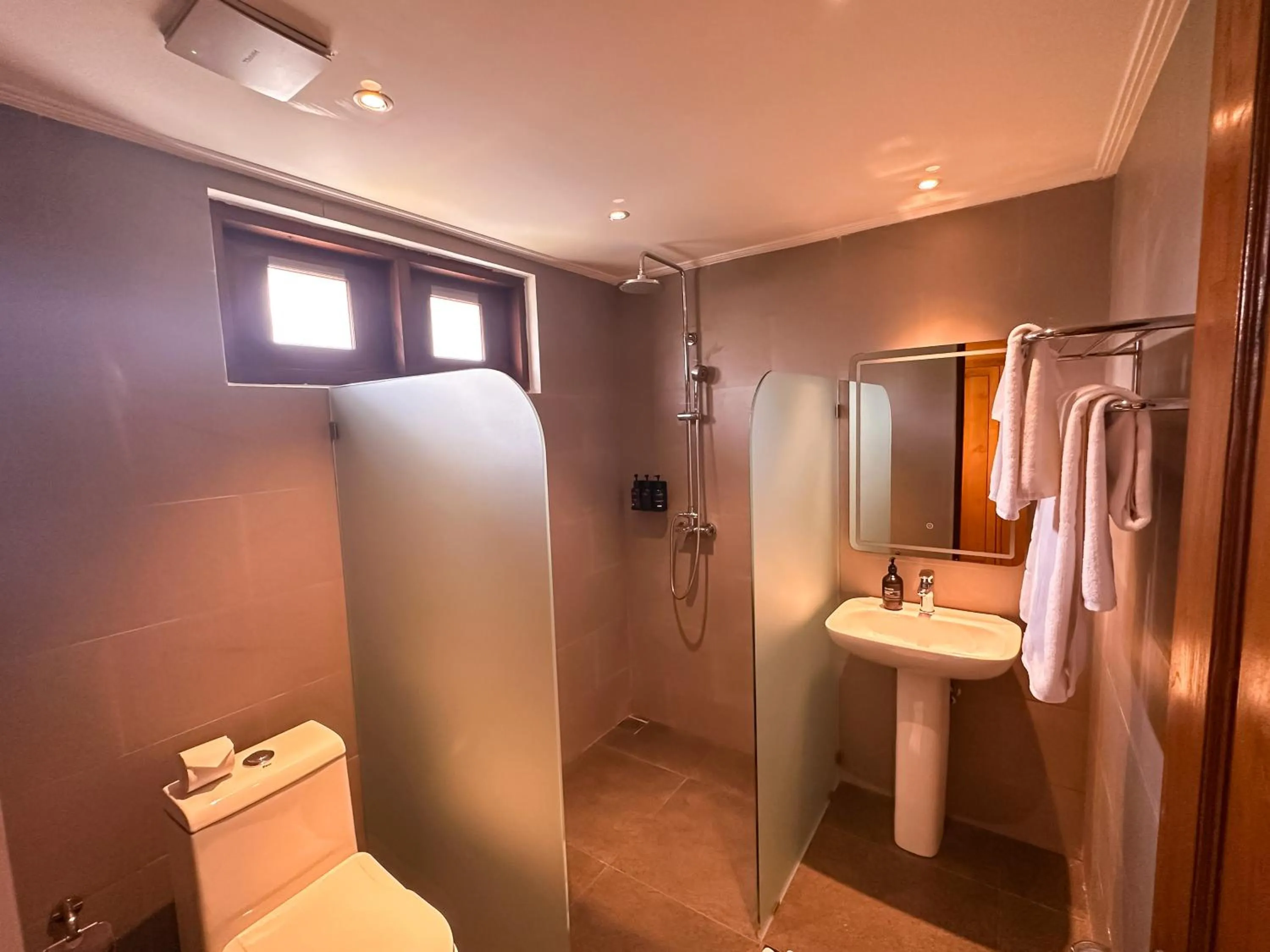 Bathroom in Anumana De Suite