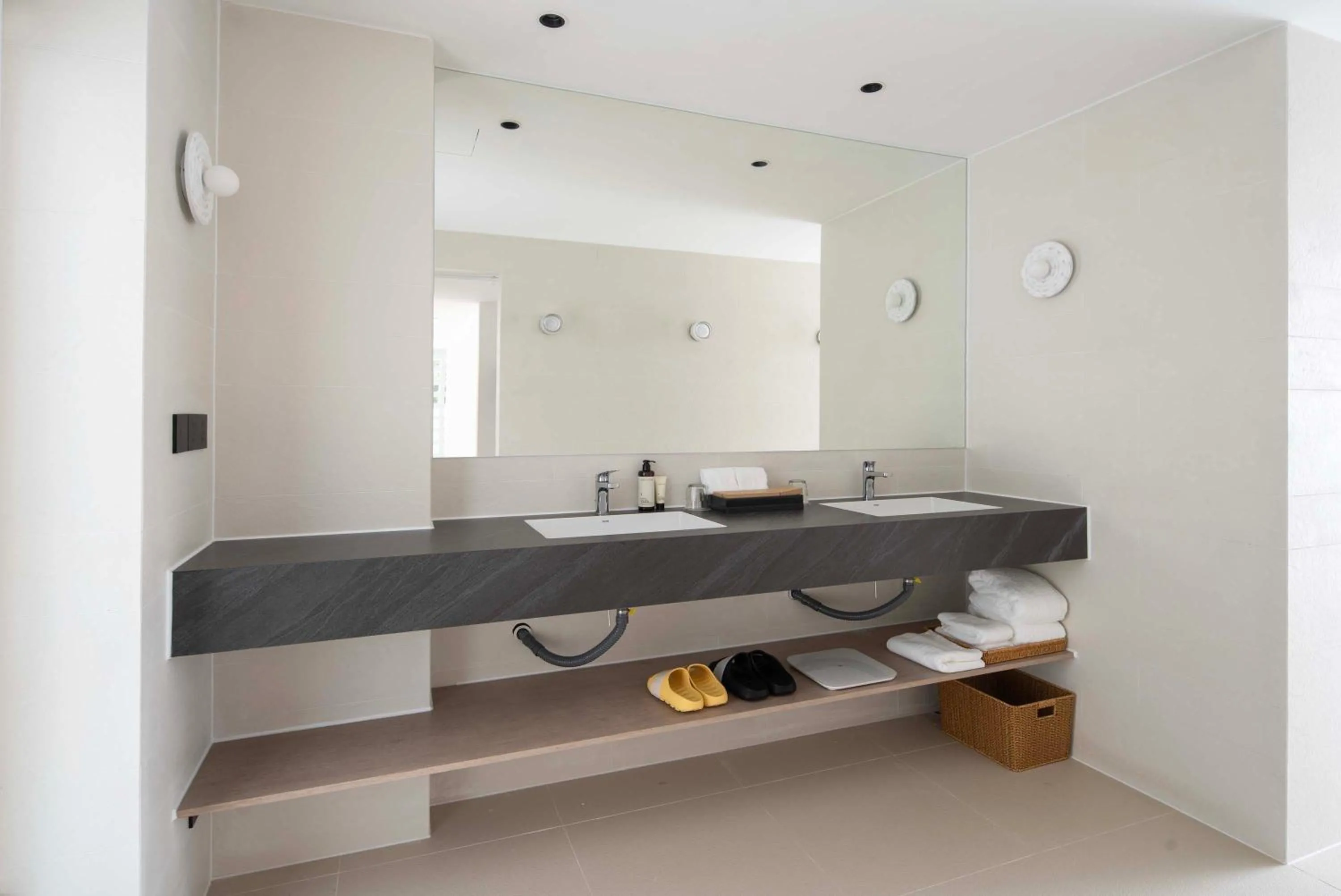 Bathroom in Shenzhen GuanHu Secret Wild Reef Seaview Hotel