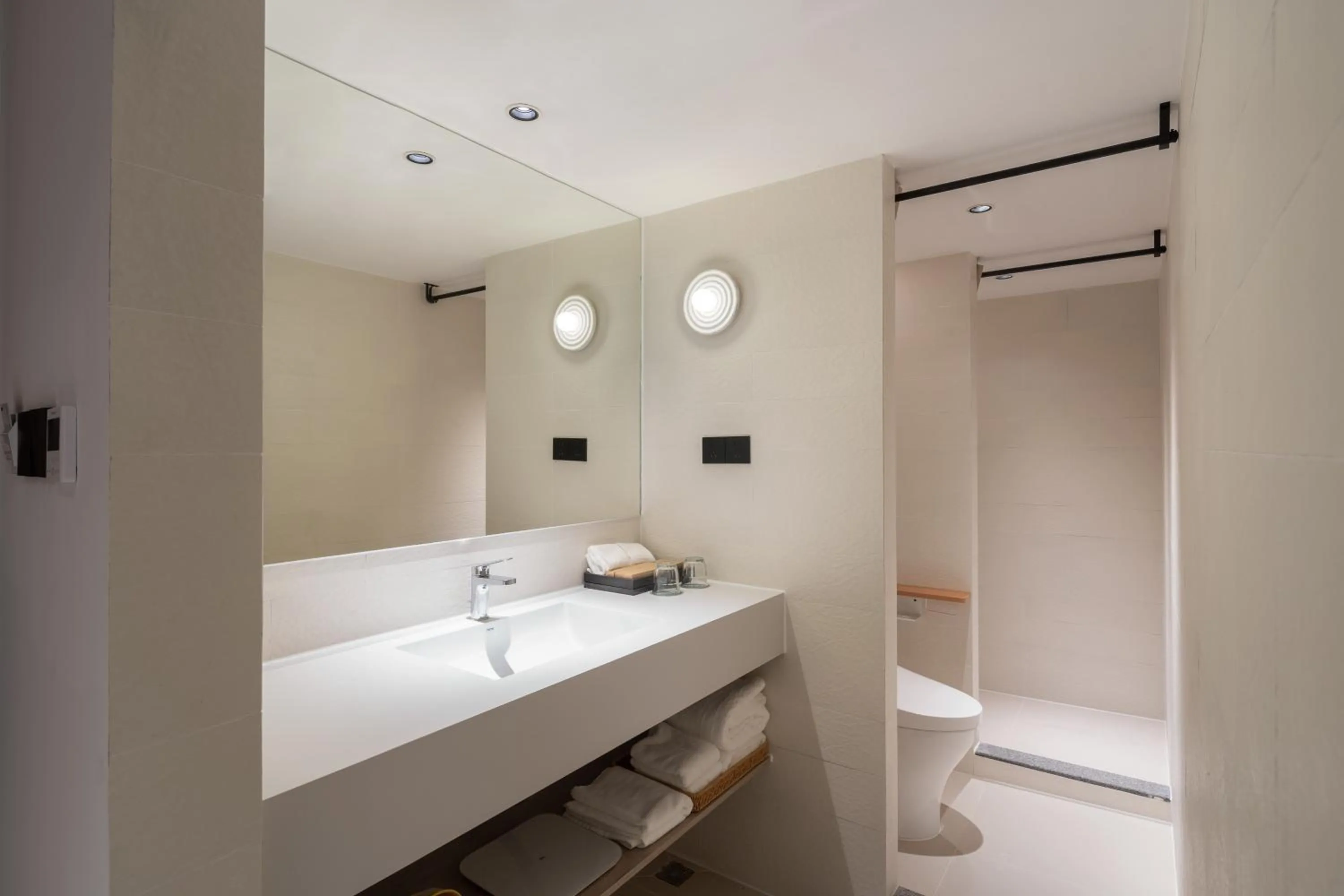Bathroom in Shenzhen GuanHu Secret Wild Reef Seaview Hotel