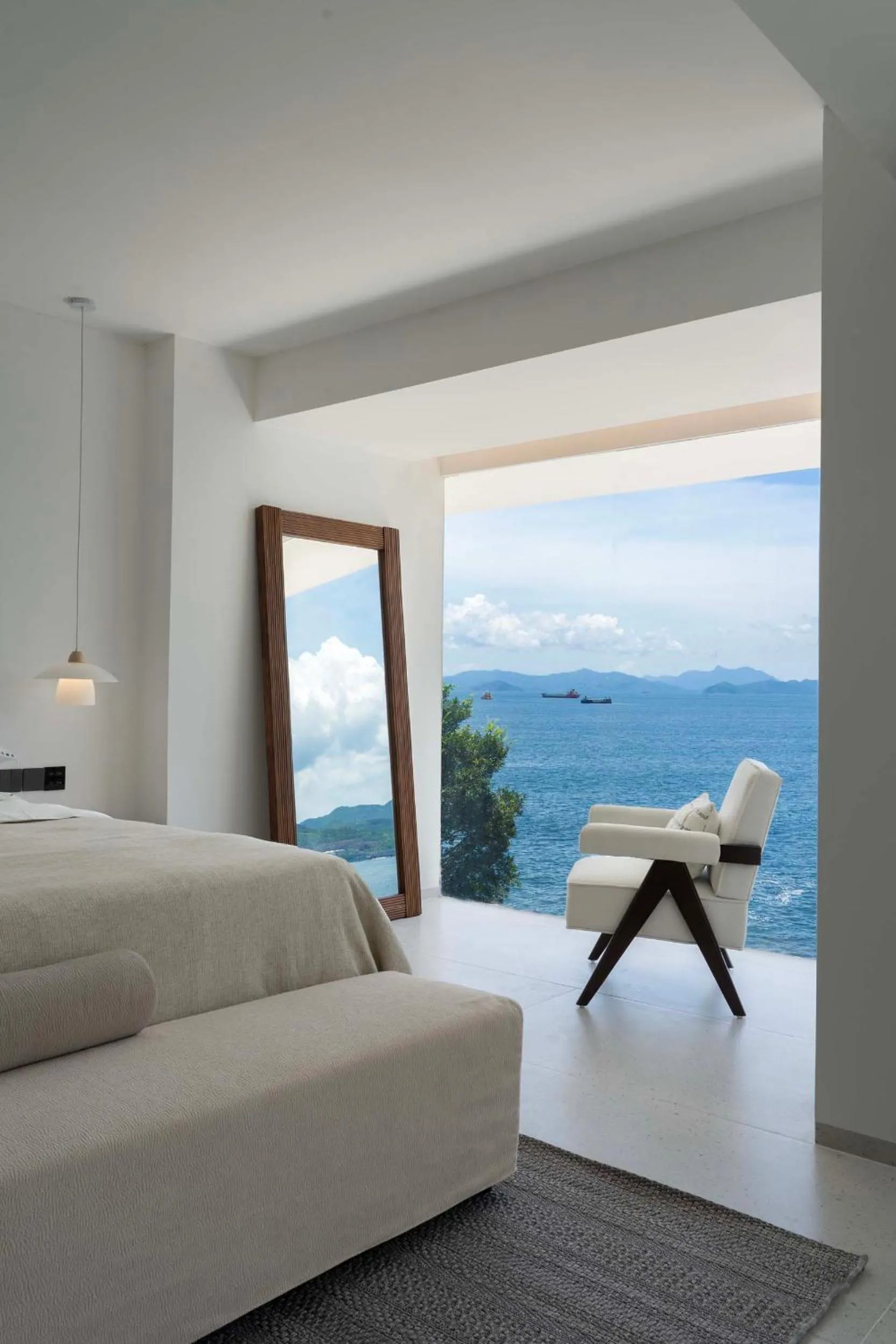 Sea view, Bed in Shenzhen GuanHu Secret Wild Reef Seaview Hotel