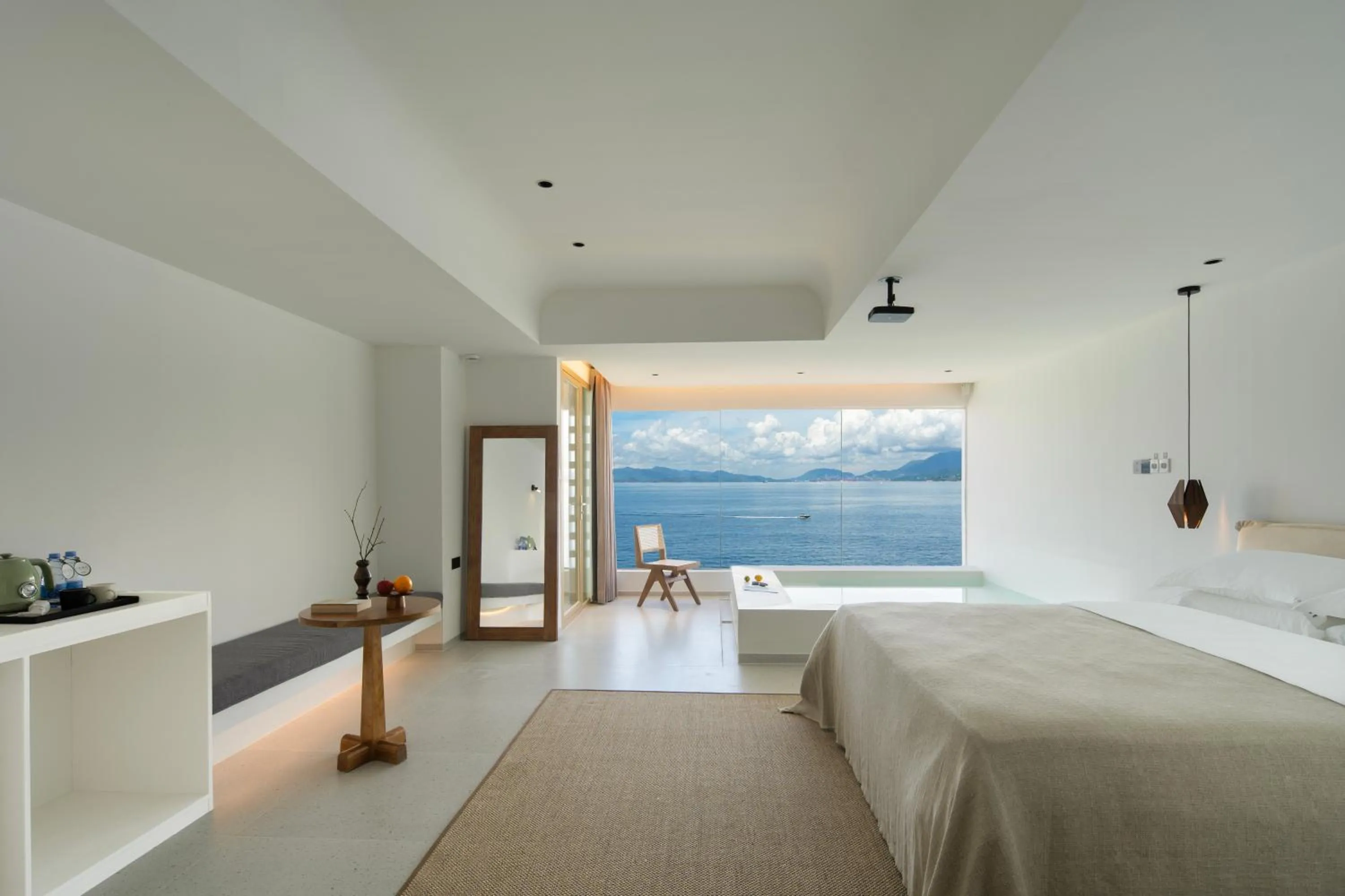 Photo of the whole room, Bed in Shenzhen GuanHu Secret Wild Reef Seaview Hotel