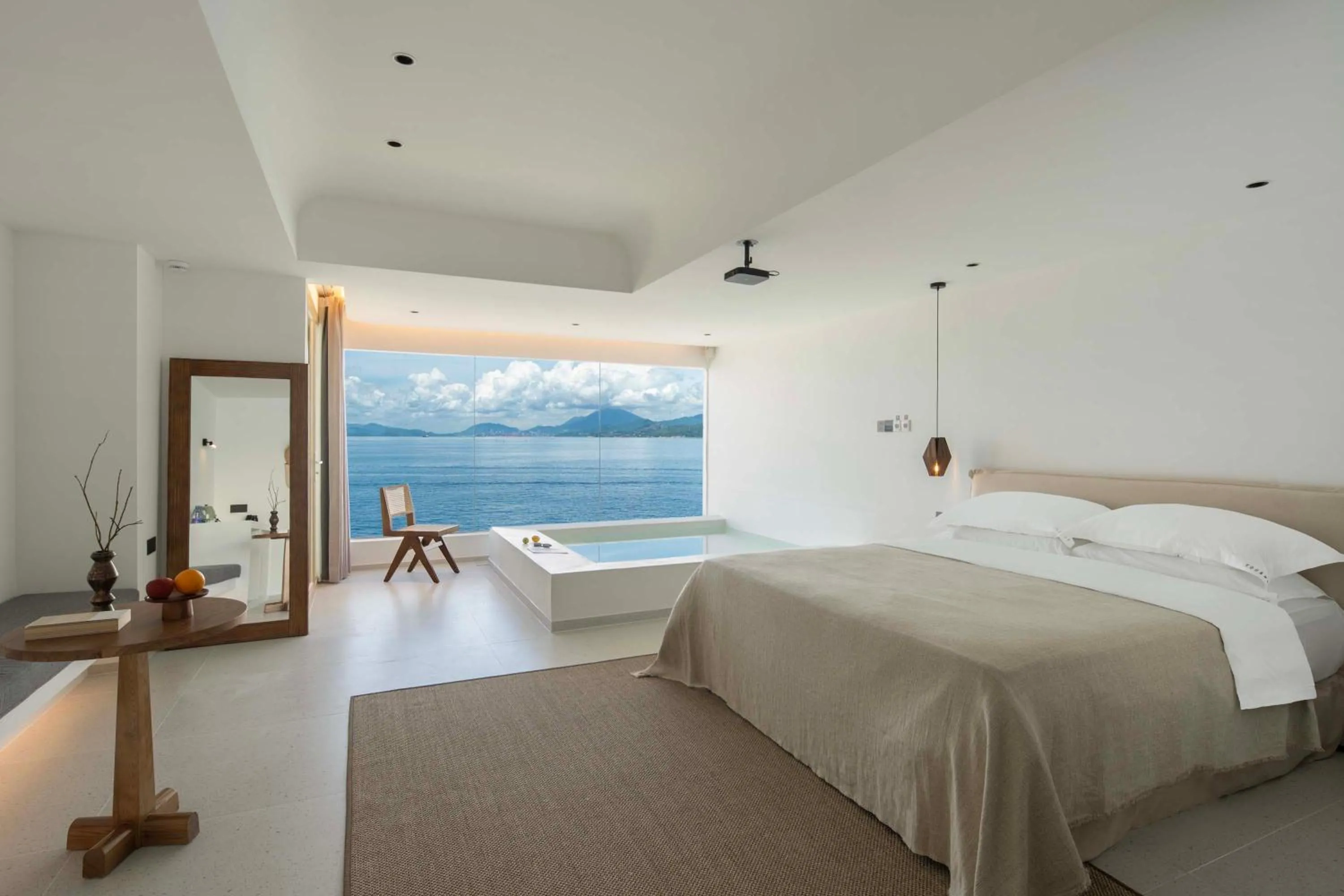 Photo of the whole room, Bed in Shenzhen GuanHu Secret Wild Reef Seaview Hotel