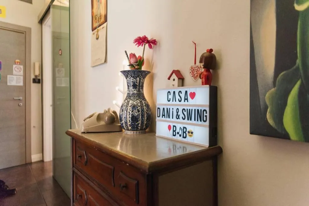 Casa Dani&Swing Bed&Books