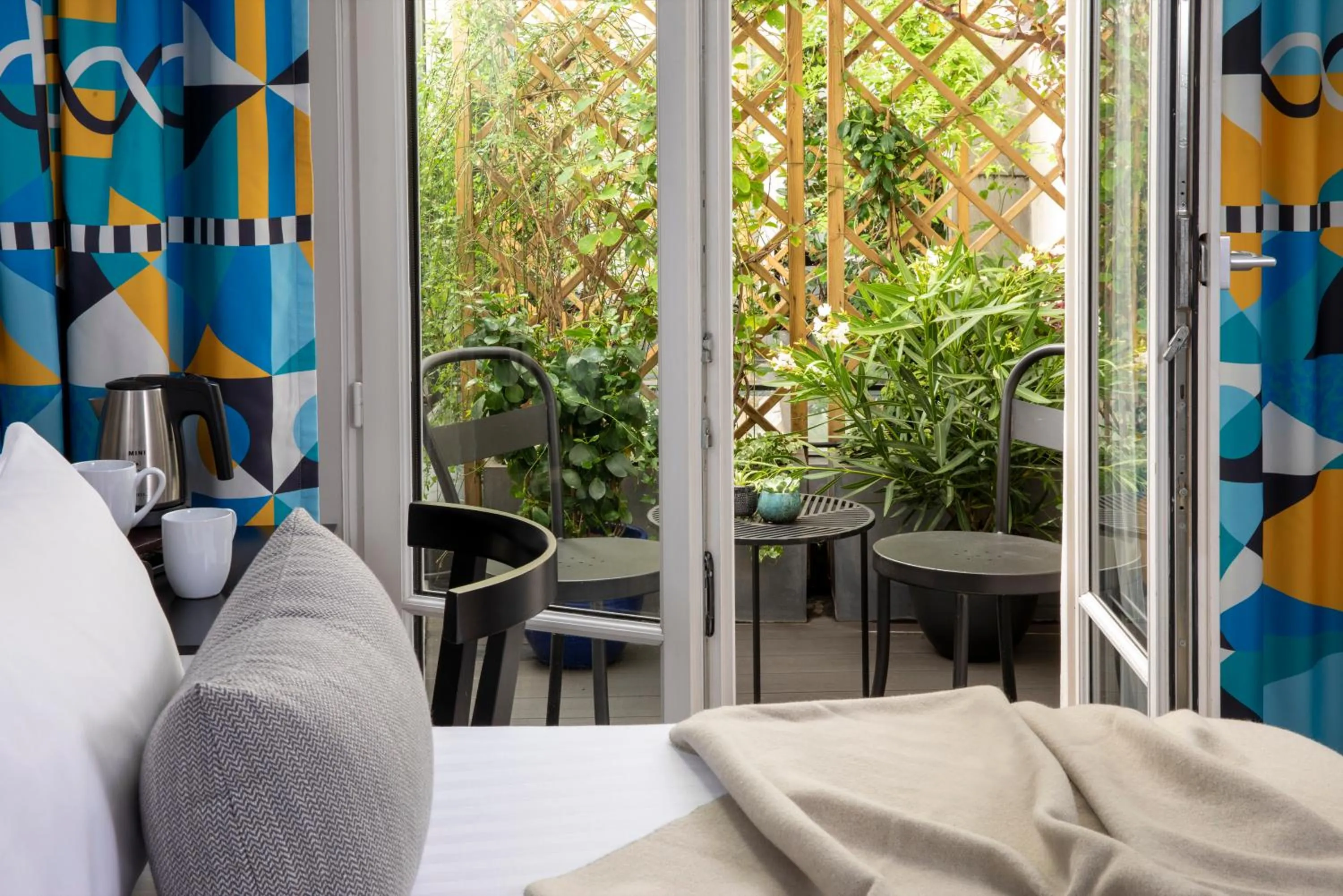 Balcony/Terrace in Les Matins de Paris & Spa