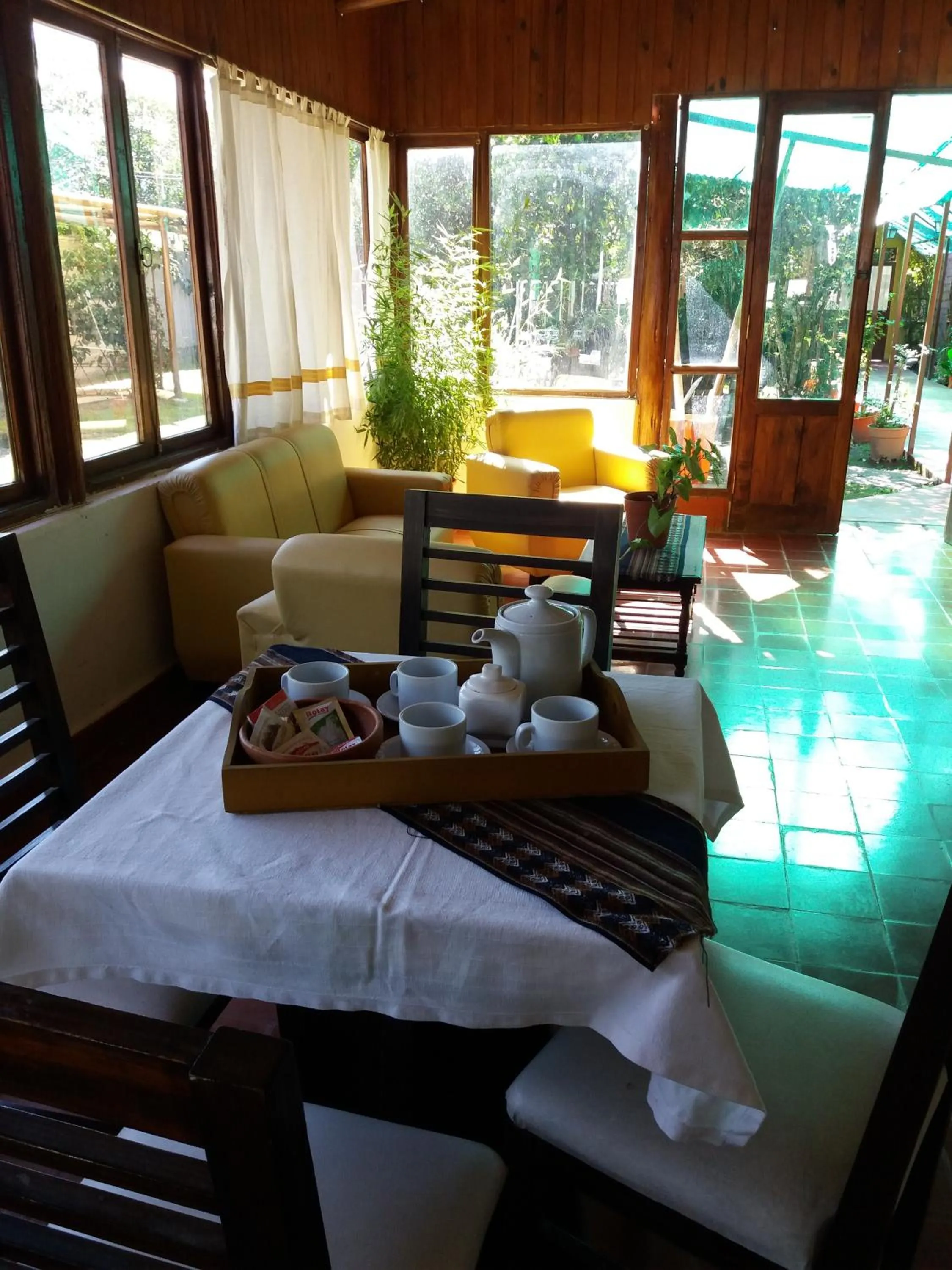 Communal lounge/ TV room in La Casa de Reyes Posada