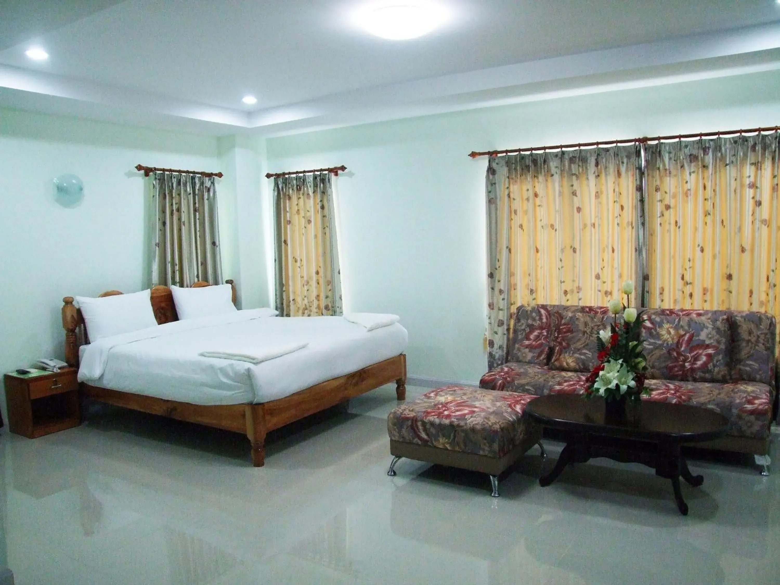 Bed in Ruan Rim Nam Bed in Ruan Rim Nam