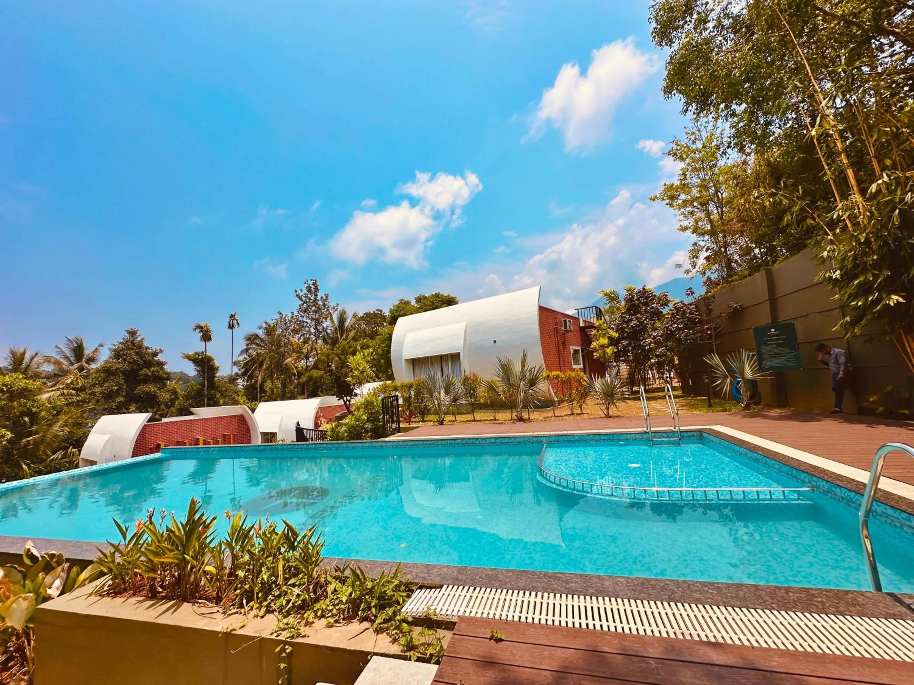 Swimming pool in Talenresort Vythiri Villas