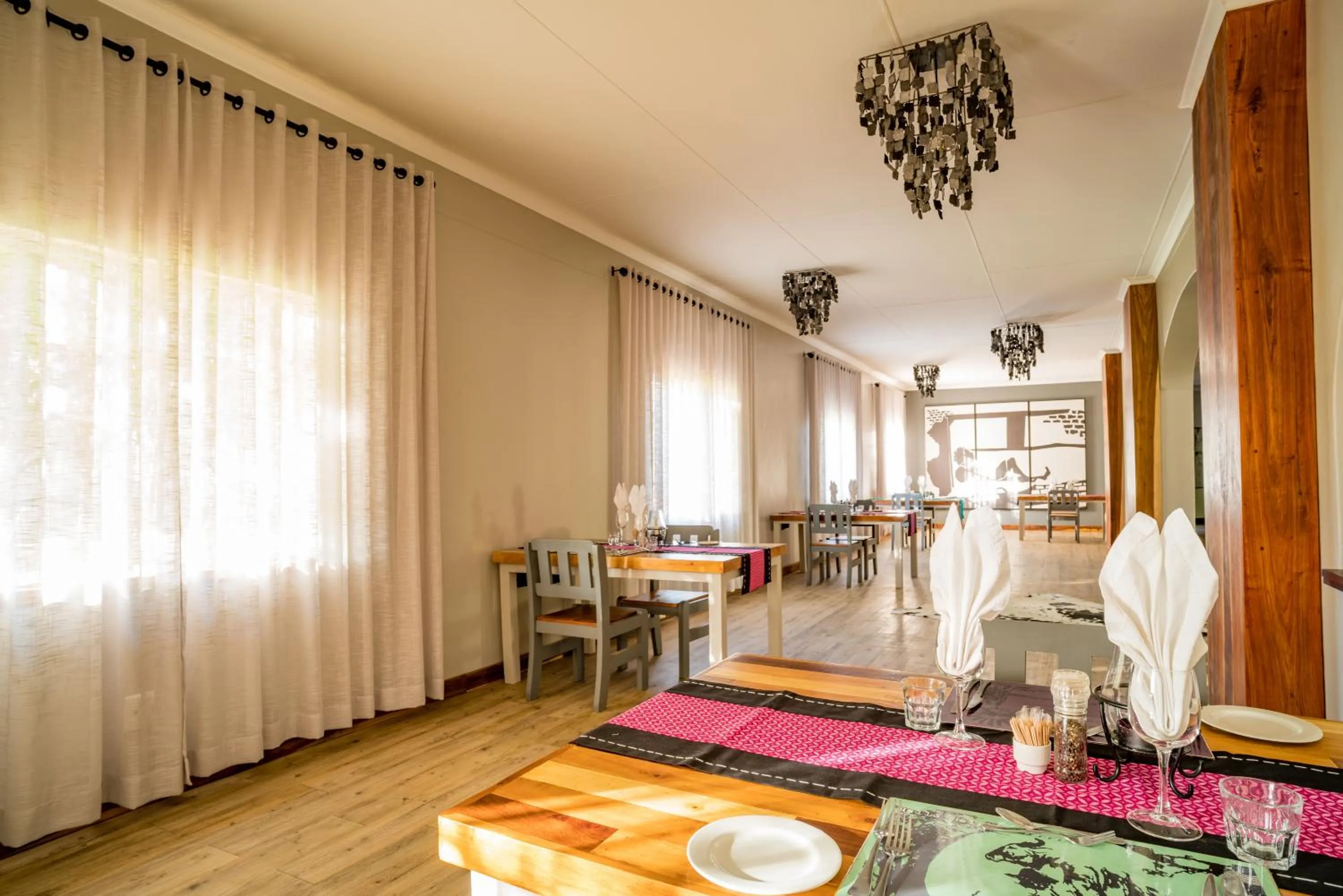 Restaurant/places to eat in Gondwana Damara Mopane Lodge