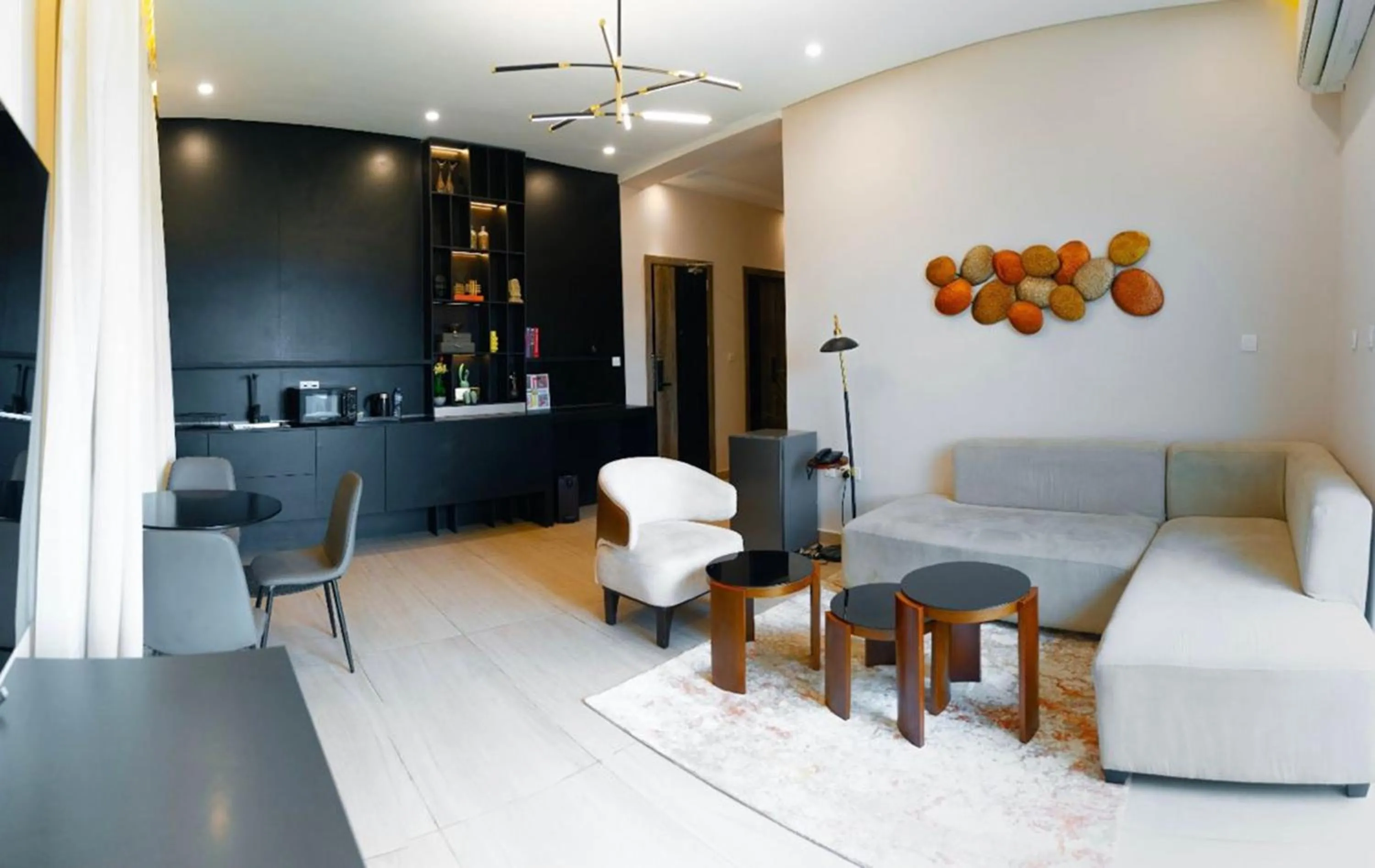 Vertus Hotel and Suites