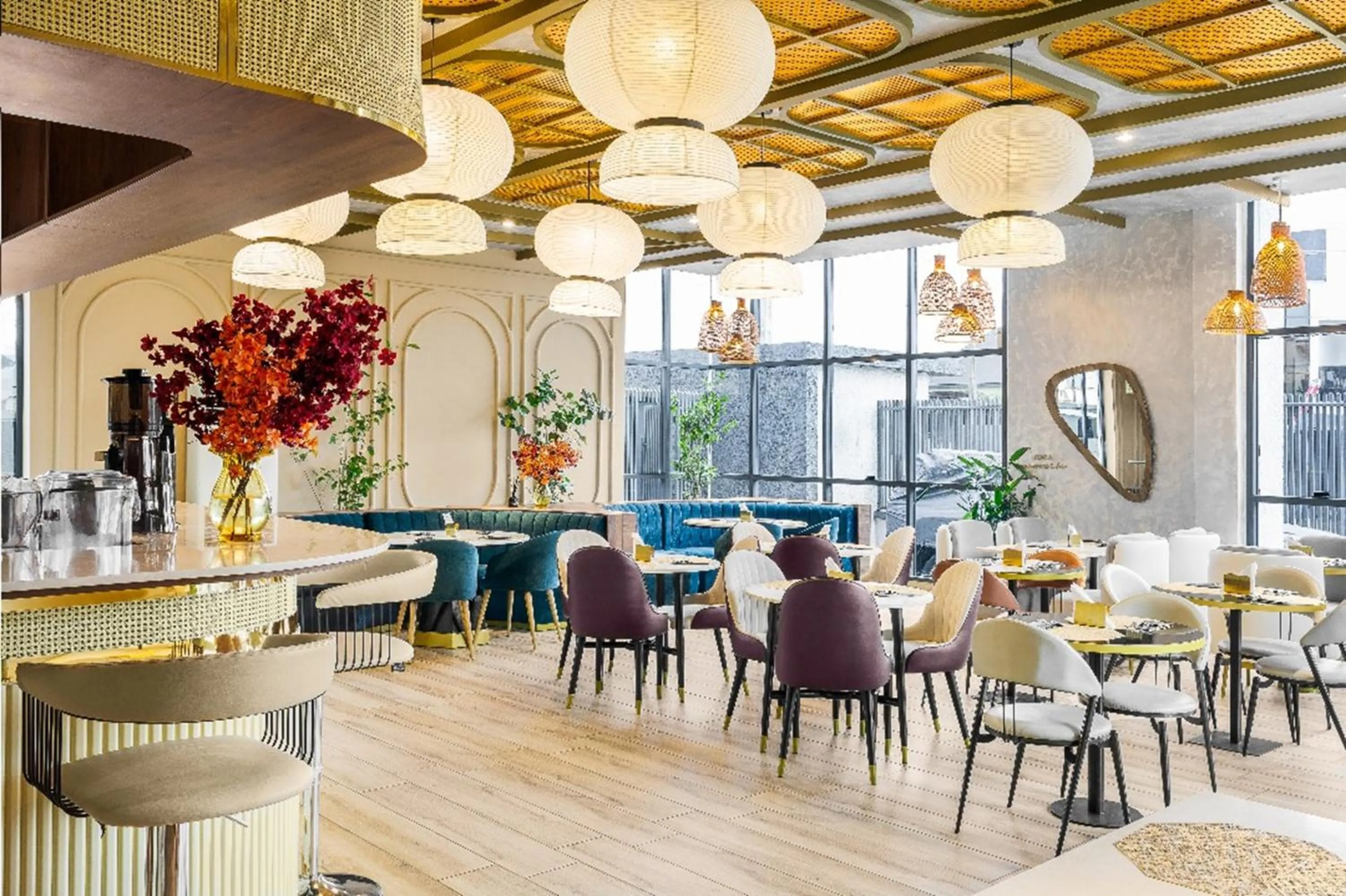 Restaurant/places to eat in Vertus Hotel and Suites