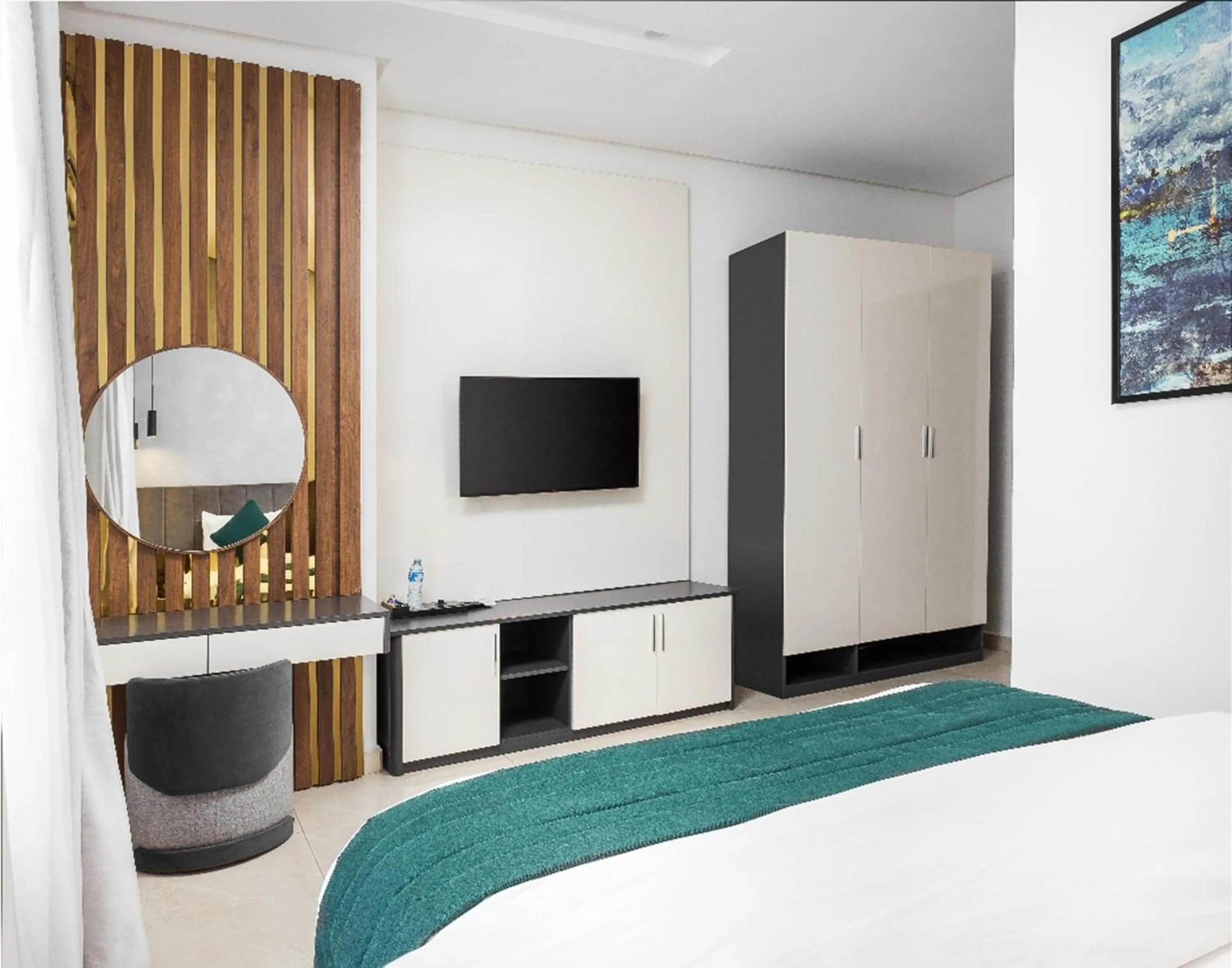 Photo of the whole room, Bed in Vertus Hotel and Suites