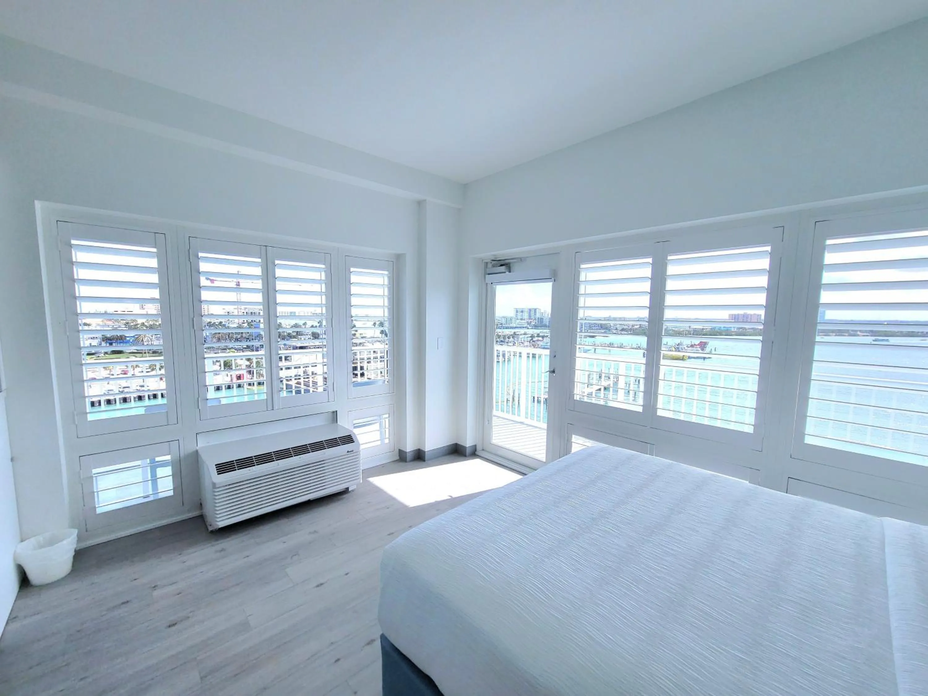 View (from property/room), Bed in ChartHouse Clearwater Beach Marina Hotel